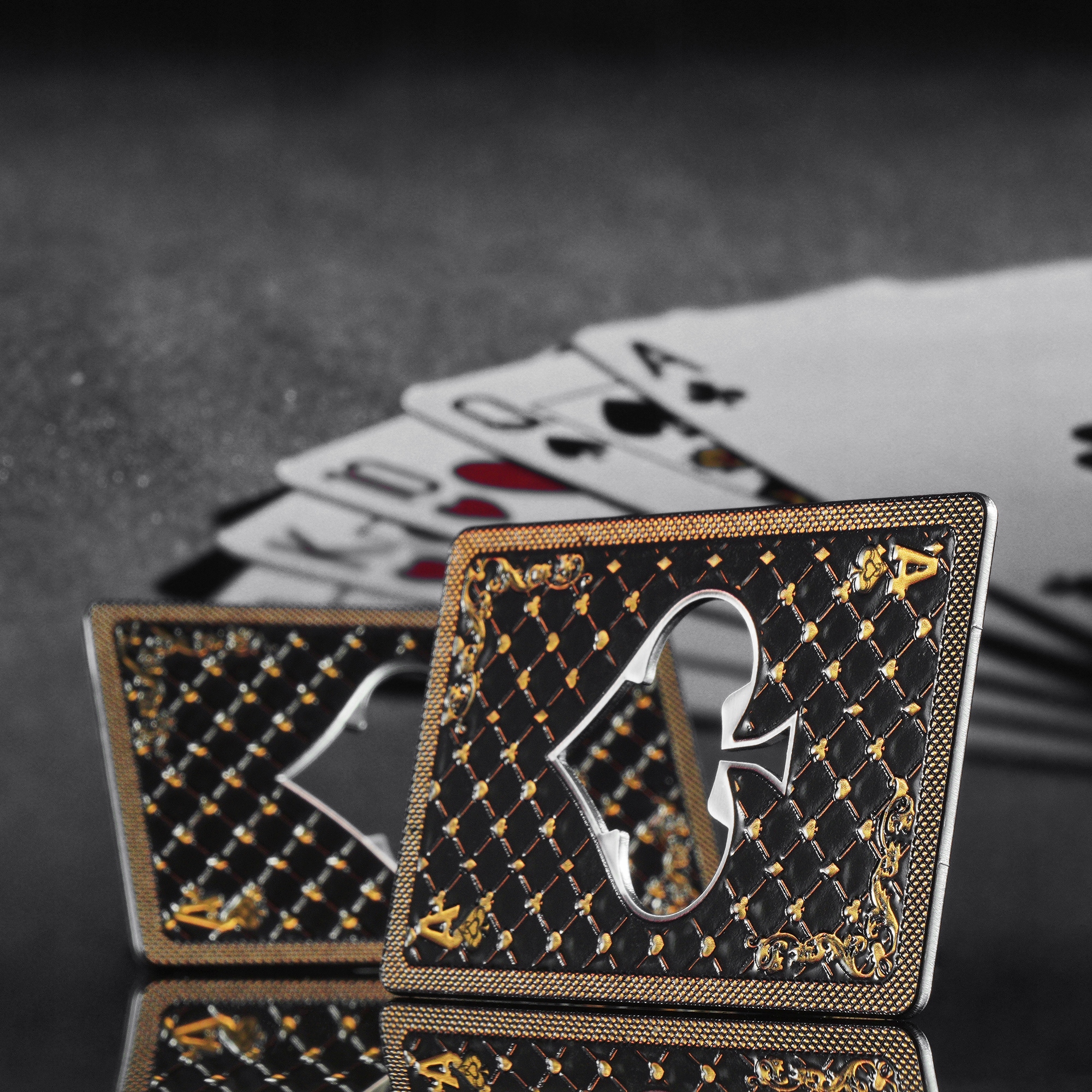 Otwieracz do butelek Lurs 8 cm czarny pik