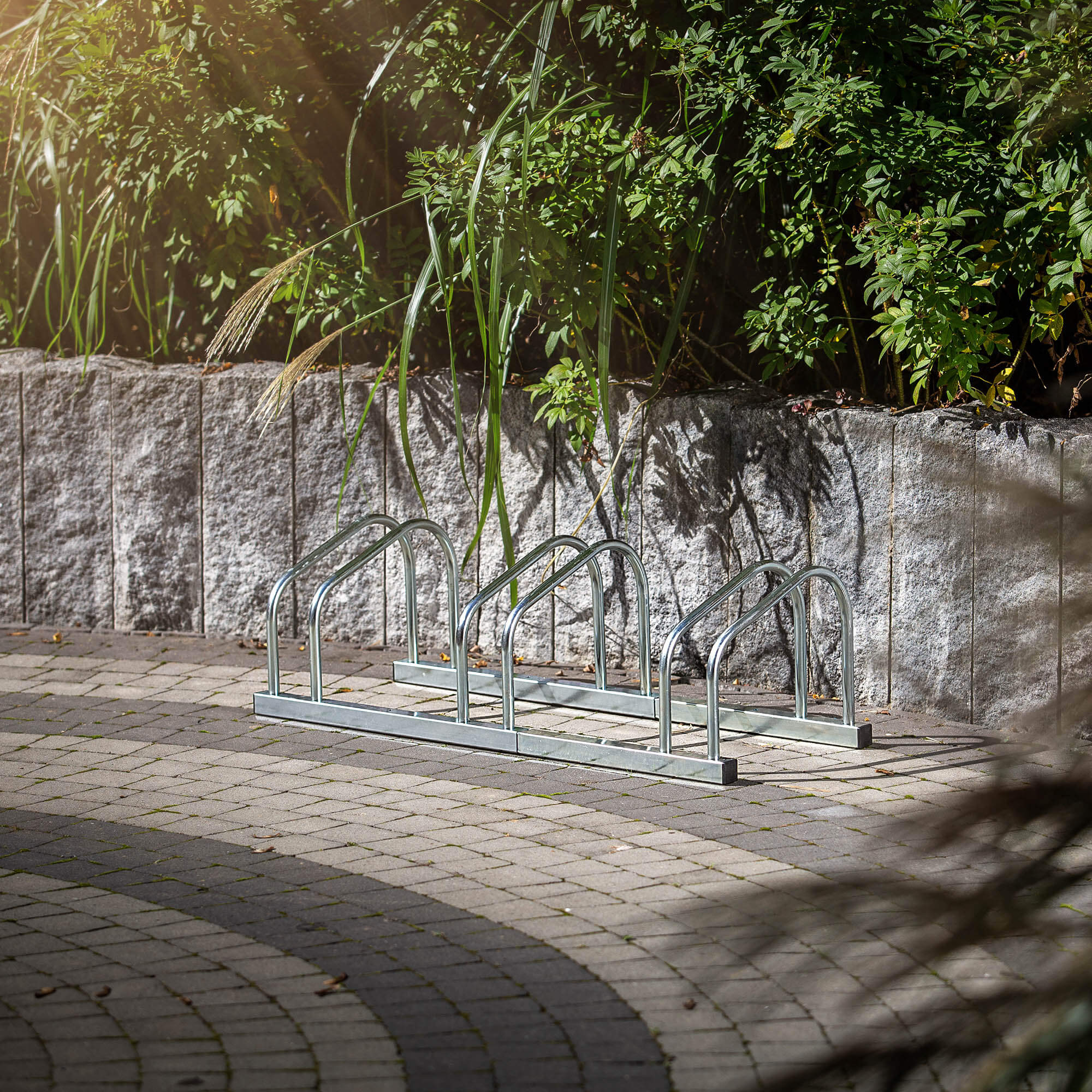 Stojak na rowery Lemerie 3-stanowiskowy stalowy srebrny