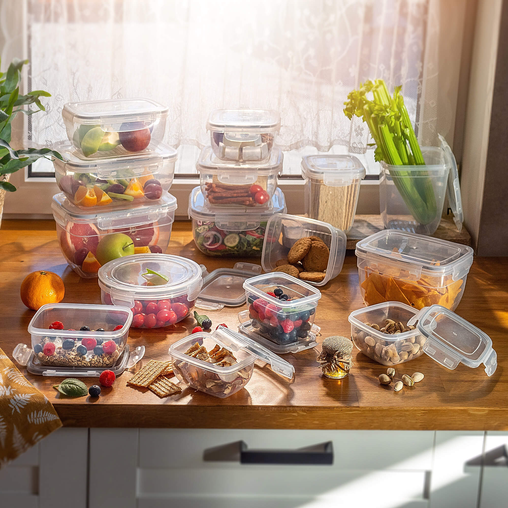 Pojemnik na żywność z pokrywką kwadratowy 1.5L