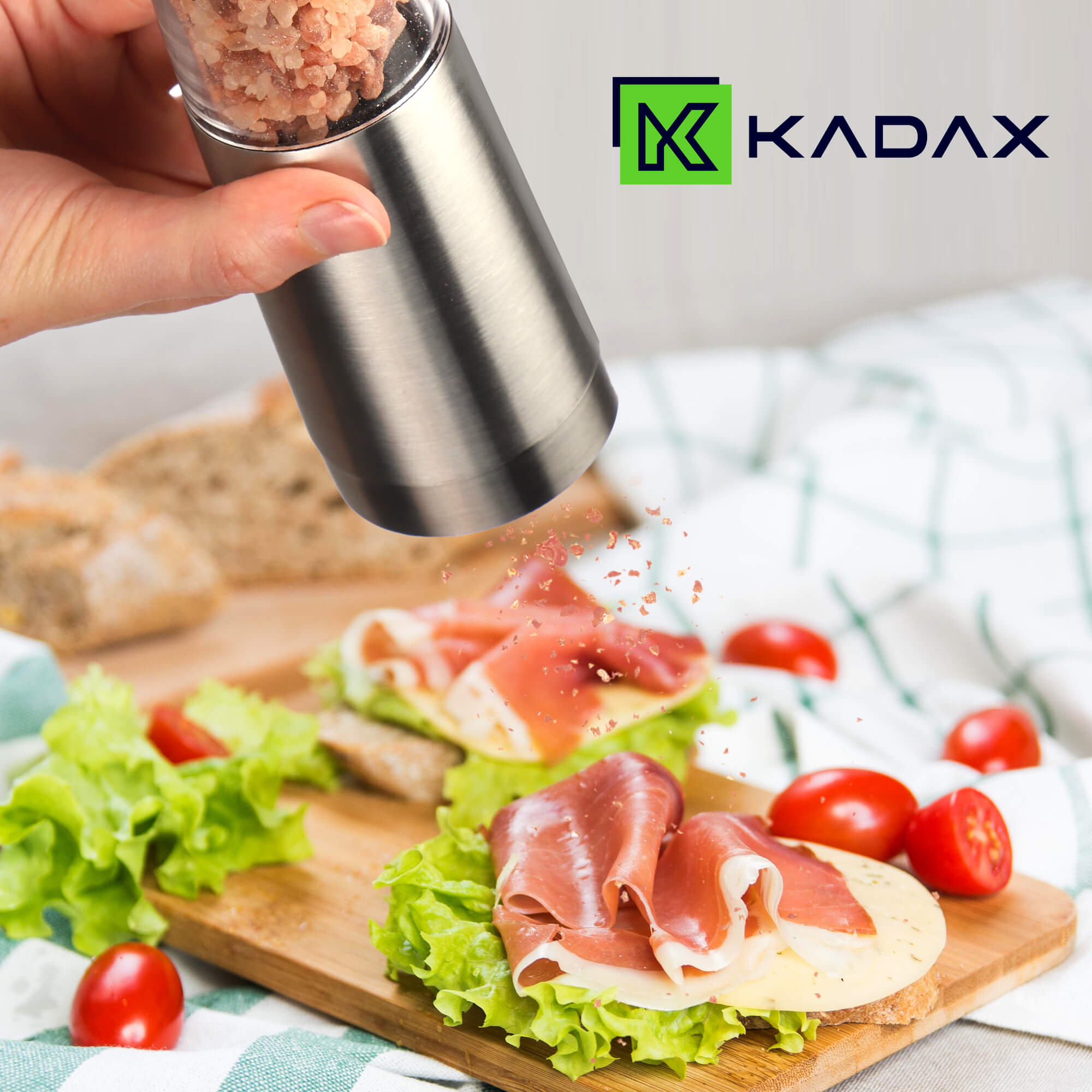 Elektryczny młynek do przypraw Jukon 19 cm, srebrny