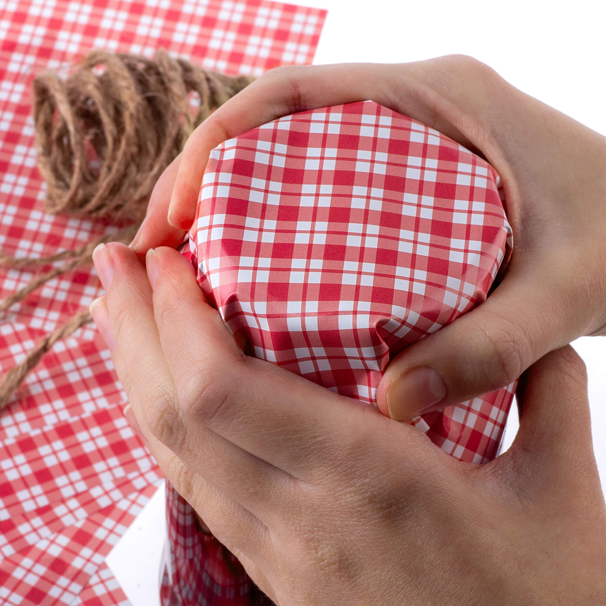 Kapturki na słoiki Maja ze sznurkiem, 10szt, "Czerwona krata"