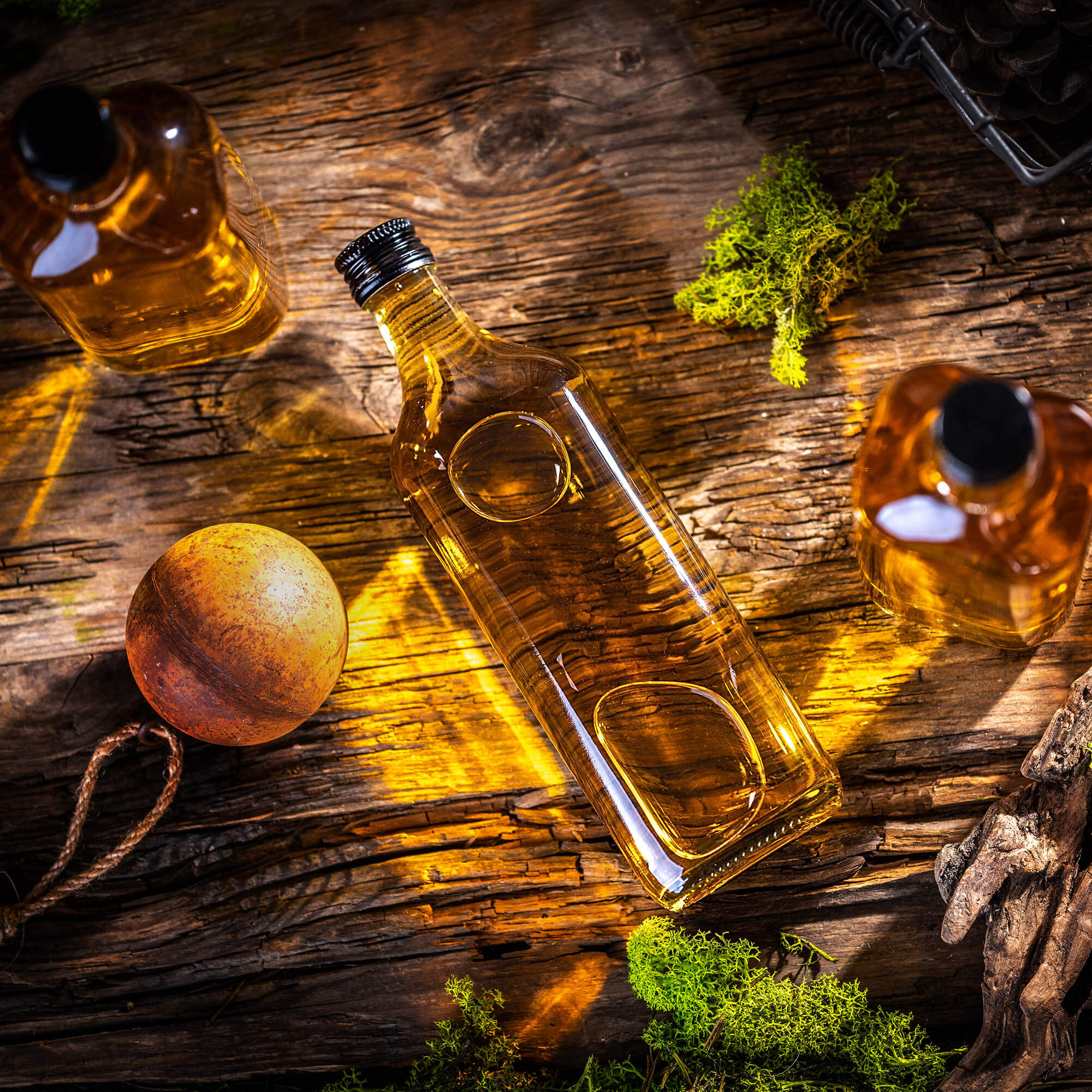 Szklana butelka na whisky Vigna 500ml z czarną zakrętką 20 szt.