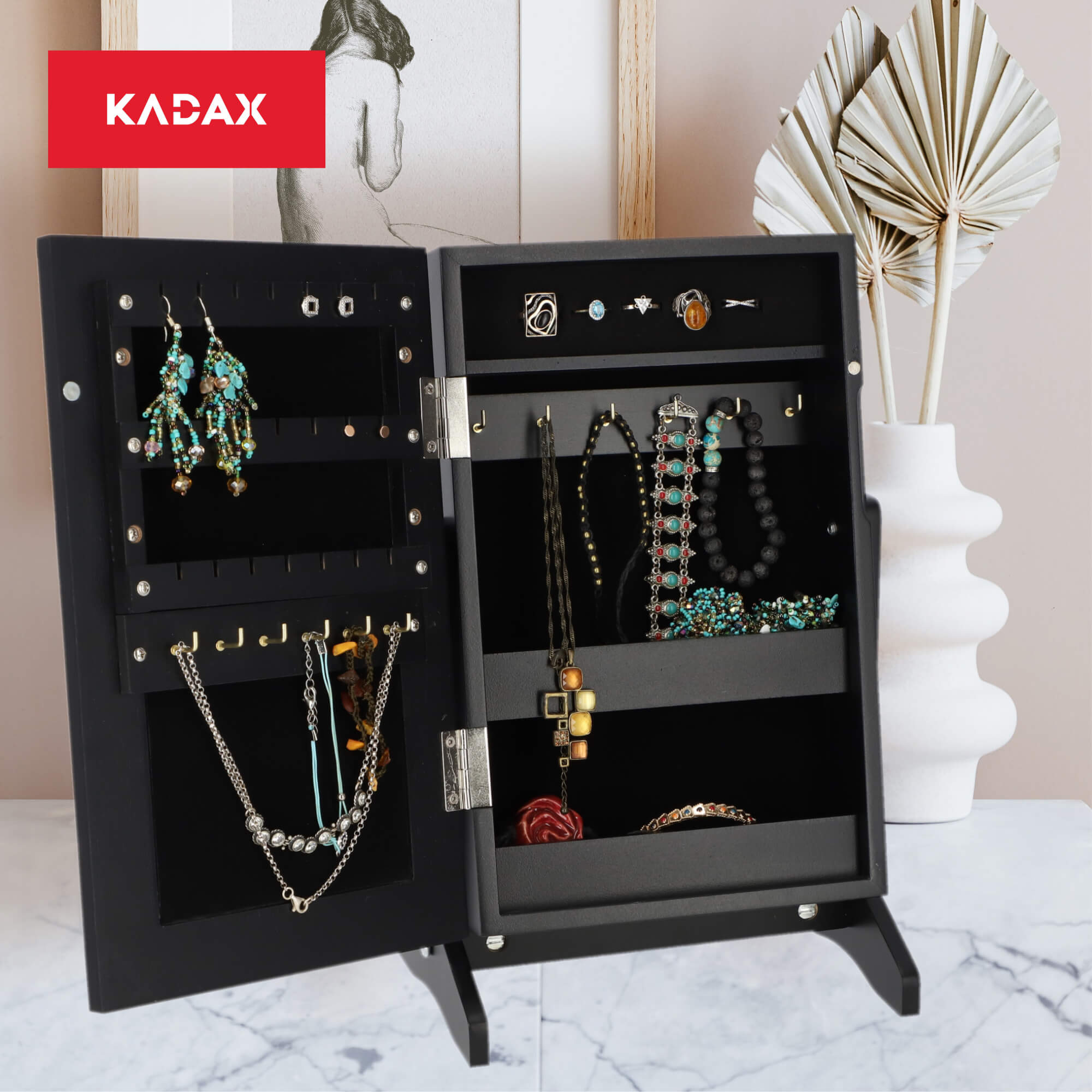 Szafka na biżuterię z lustrem Trullo 19 x 30 cm, czarna