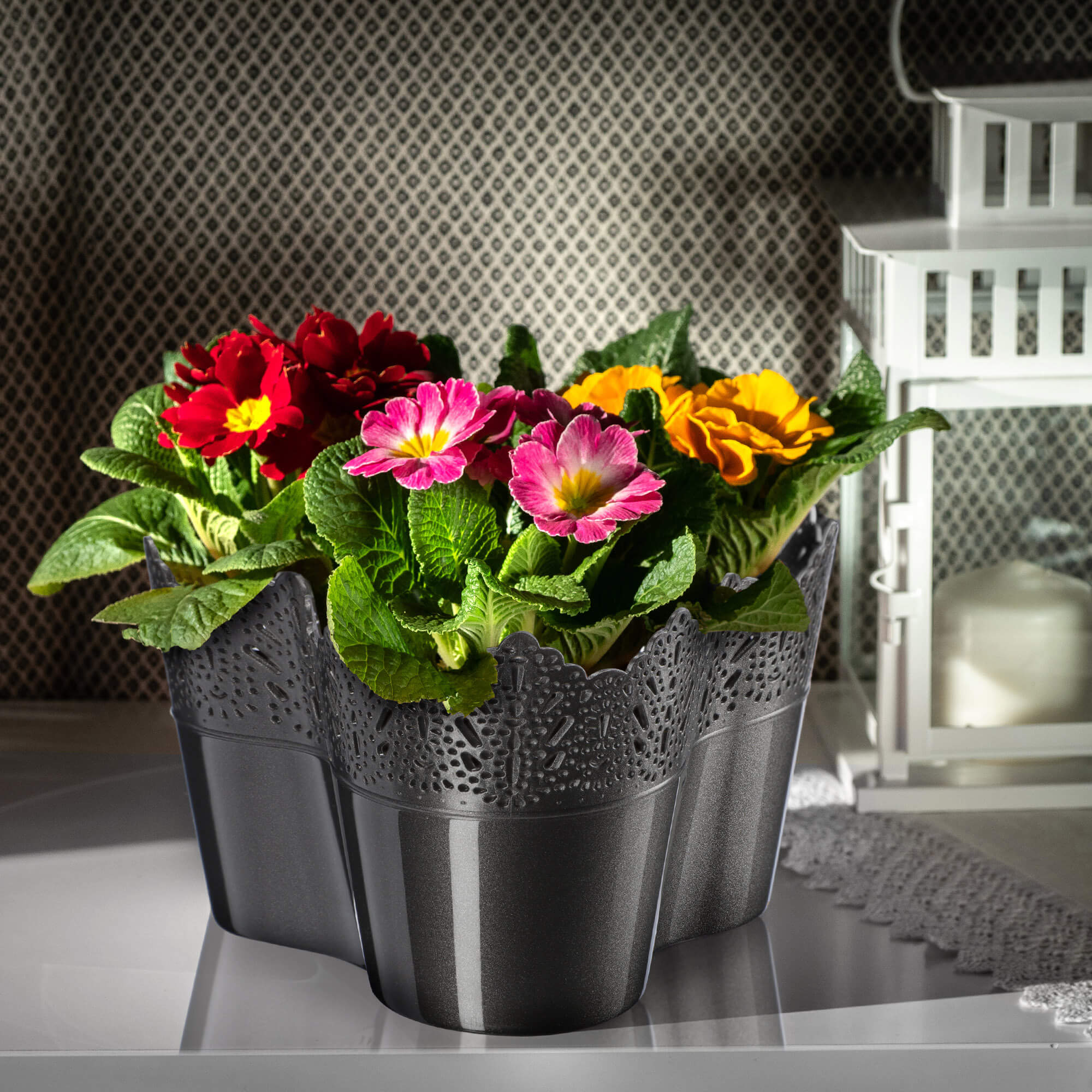 Doniczka Calade na kwiaty z koronką potrójna 15 x 24 cm, grafit