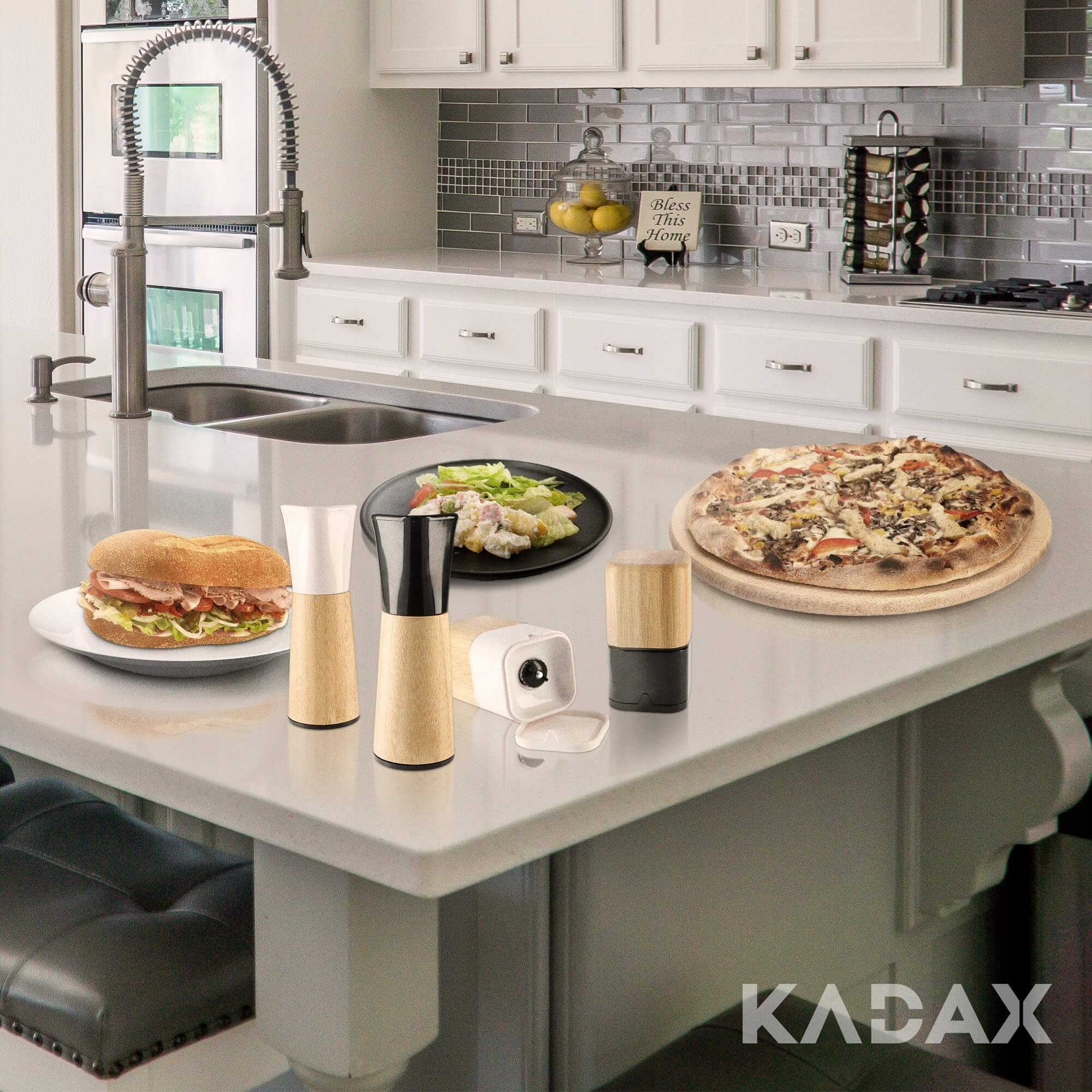 Młynek ręczny do przypraw 17 x 5 cm, czarny