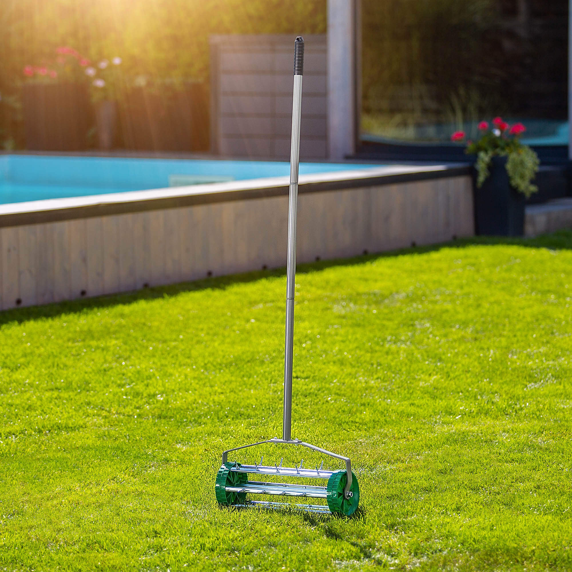 Ręczny aerator do trawy Udel, zielony