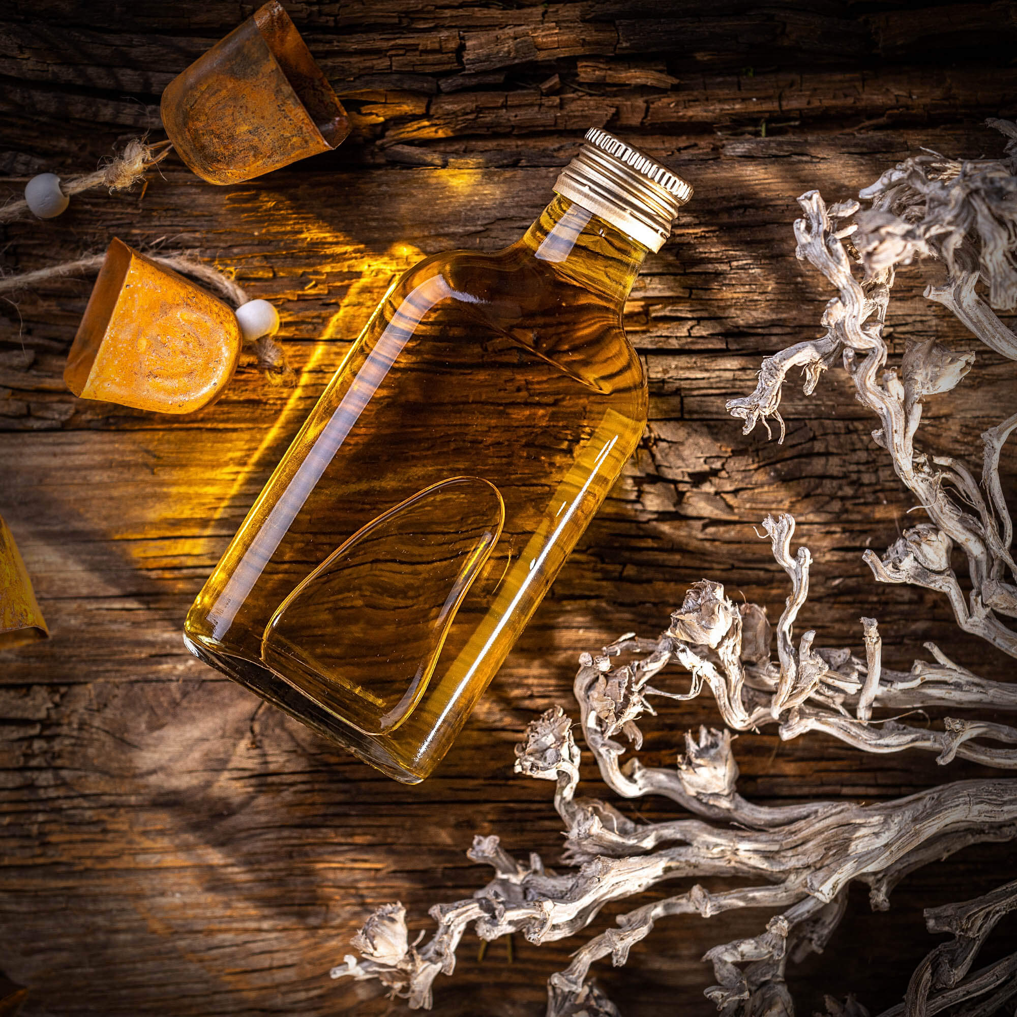 Butelka piersiówka Viane 200ml ze złotą zakrętką 10 szt.