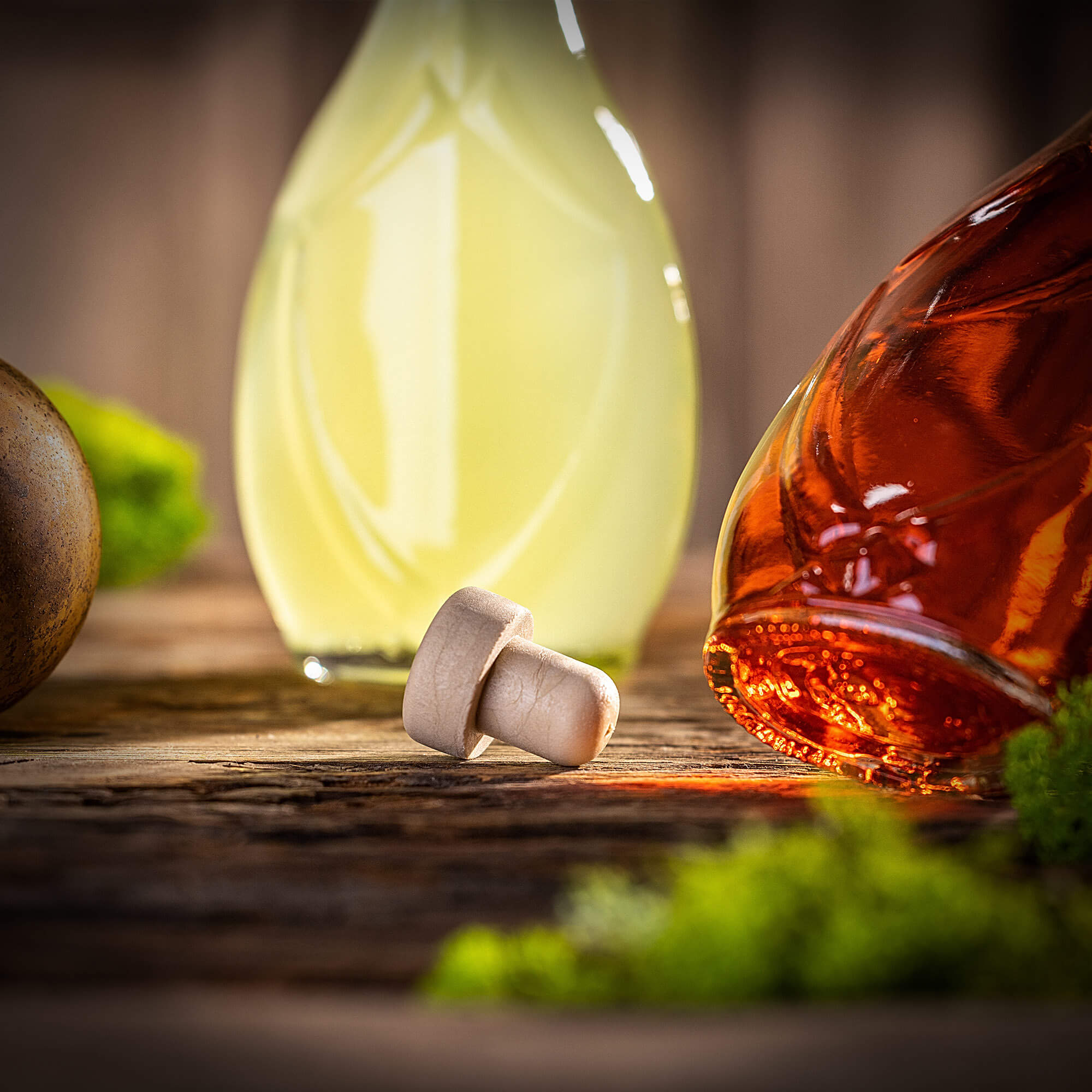 Szklana butelka na nalewkę Icona 250ml z korkiem syntetycznym 50 szt.