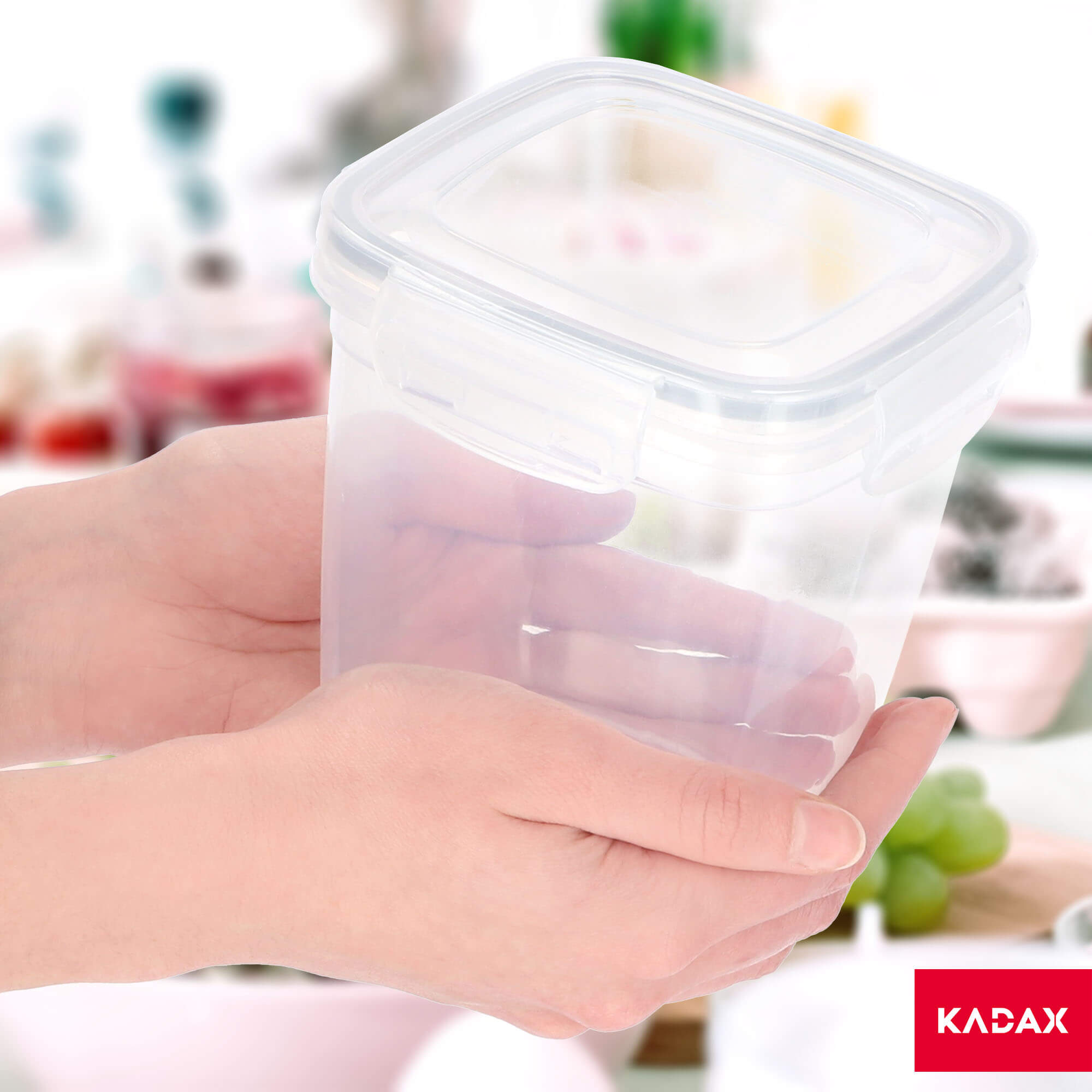 Pojemnik plastikowy na żywność kwadratowy 1.1L