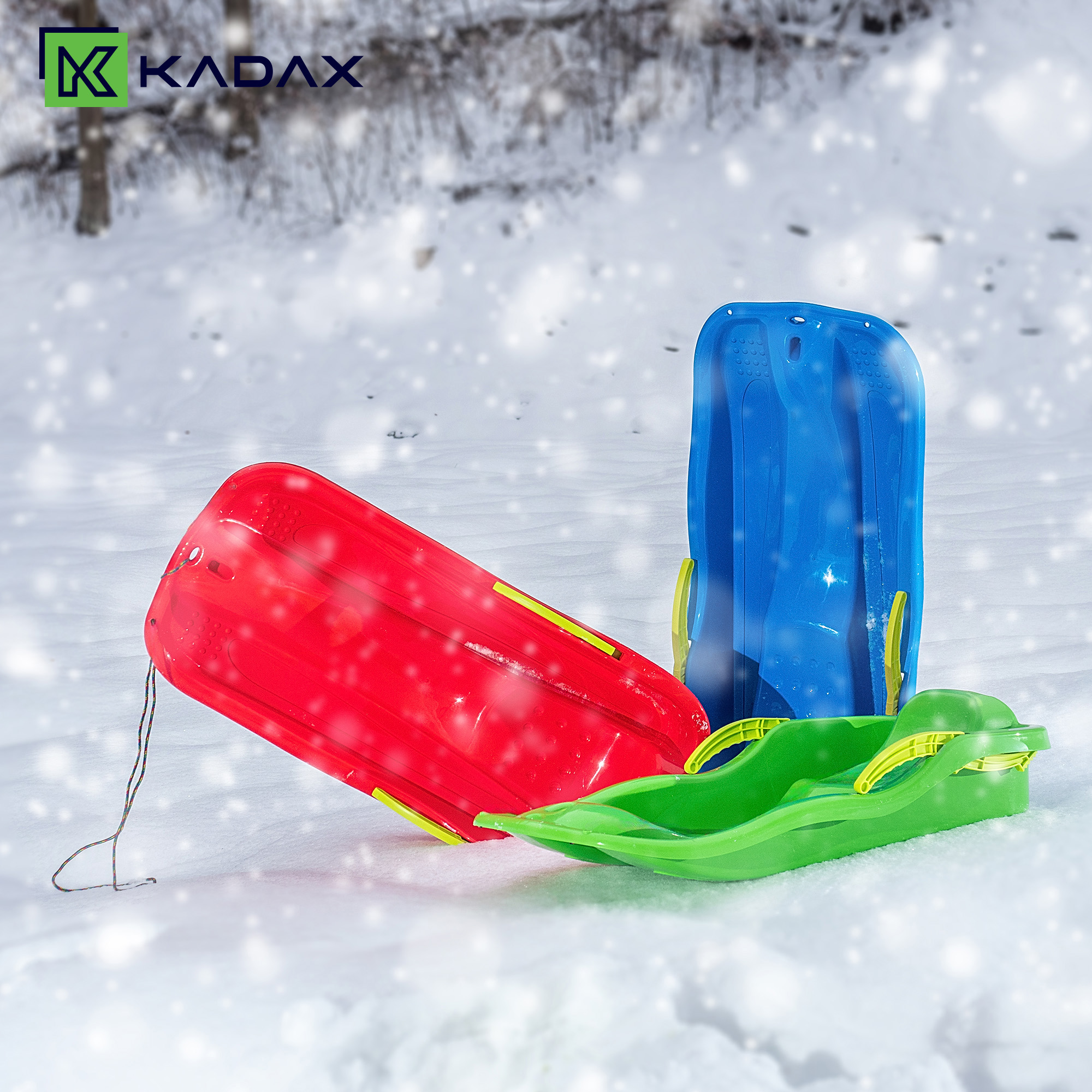 Sanki plastikowe z rączkami, hamulcem i linką, czerwone
