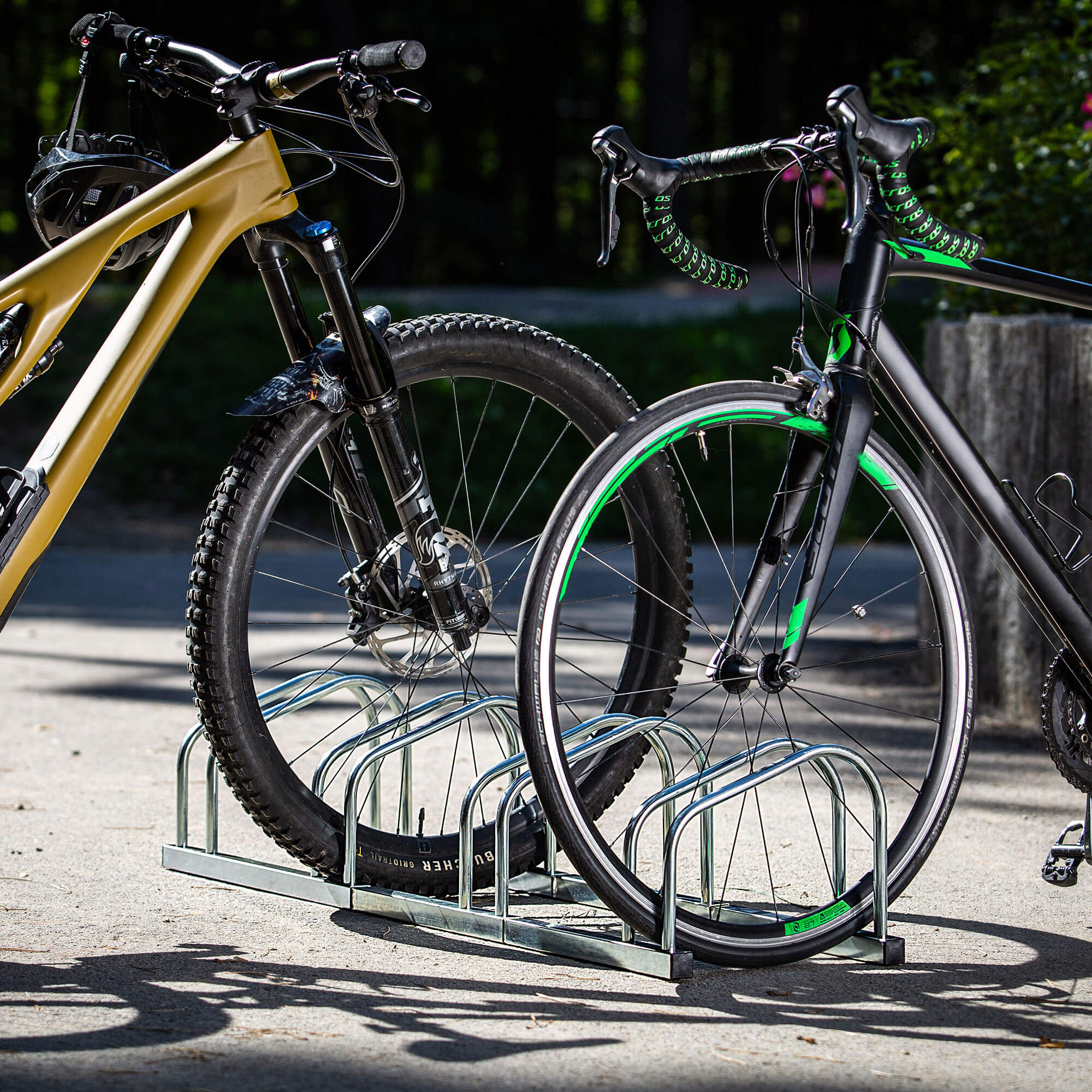 Stojak na rowery Lemerie 4-stanowiskowy stalowy srebrny