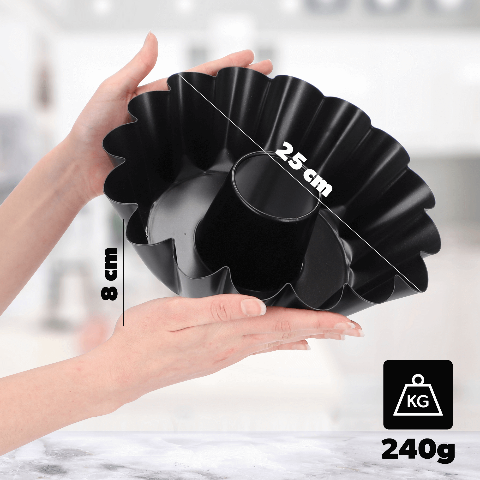 Forma karbowana z tuleja do pieczenia 25 cm, czarna