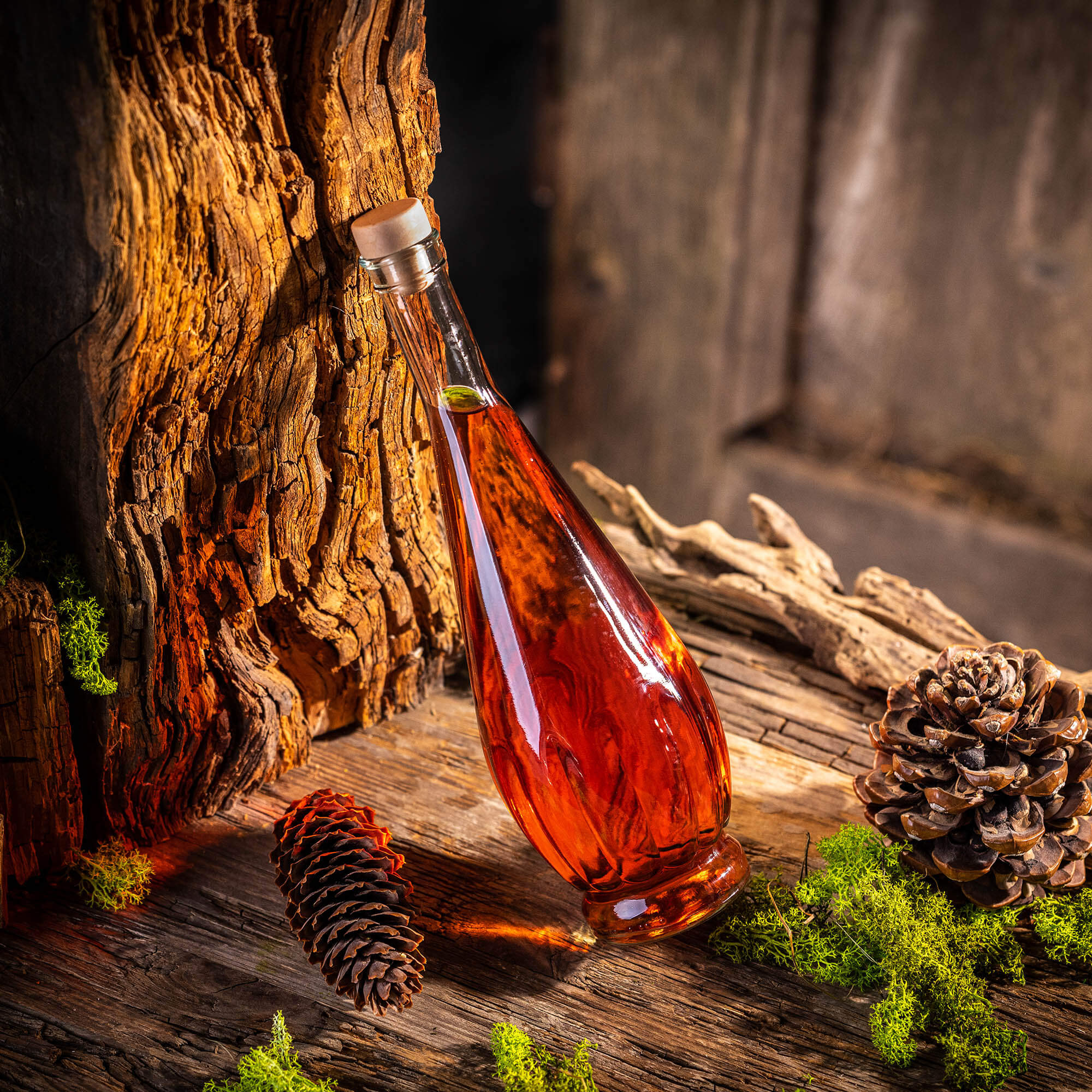 Szklana butelka na nalewkę Cona 750ml z korkiem syntetycznym 1 szt.