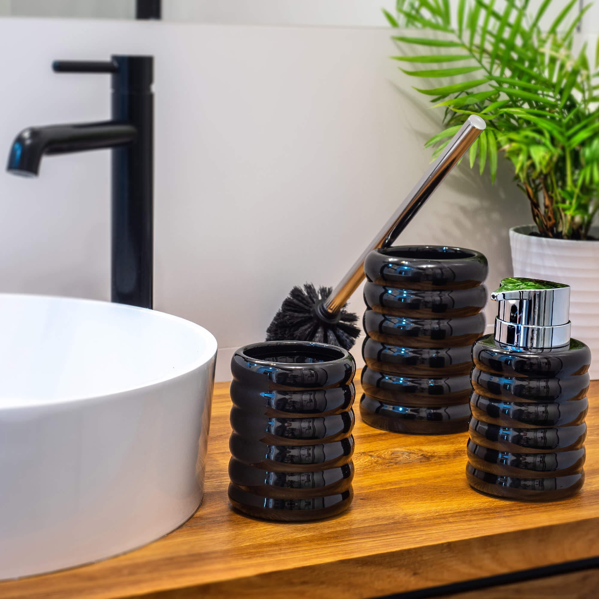 Kubek łazienkowy na pastę i szczoteczki 150 ml, czarny