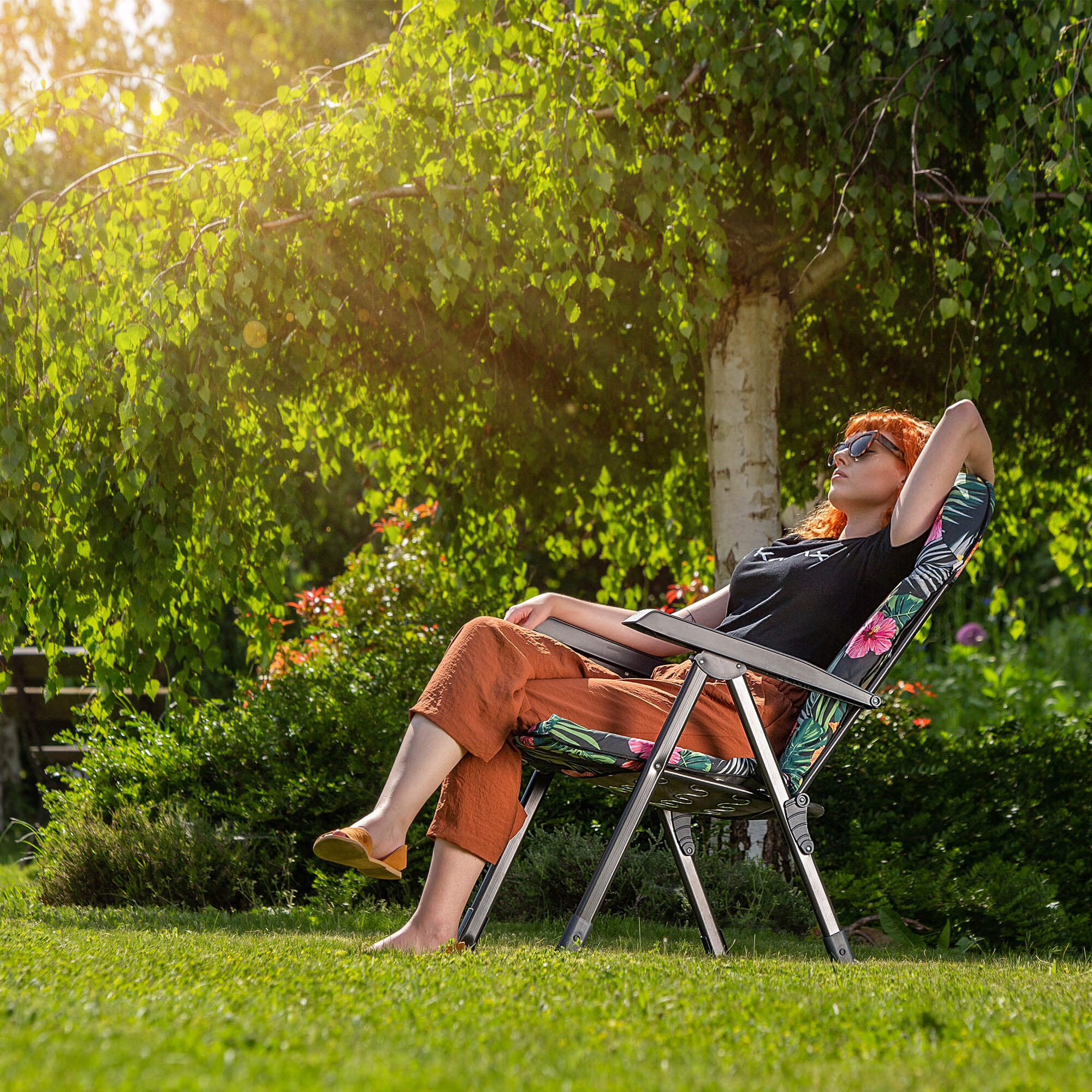 Leżak ogrodowy Soller 116 x 70 cm "Zielone kwiaty"