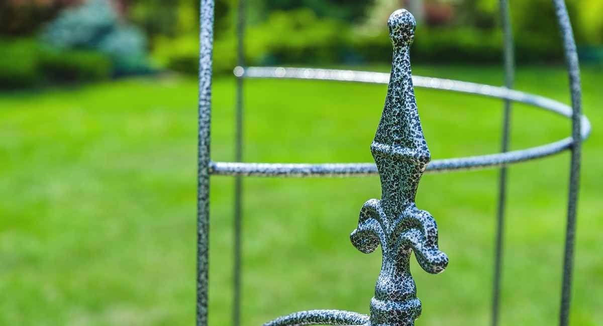Obelisk ogrodowy na kwiaty metalowy 35 x 120 cm