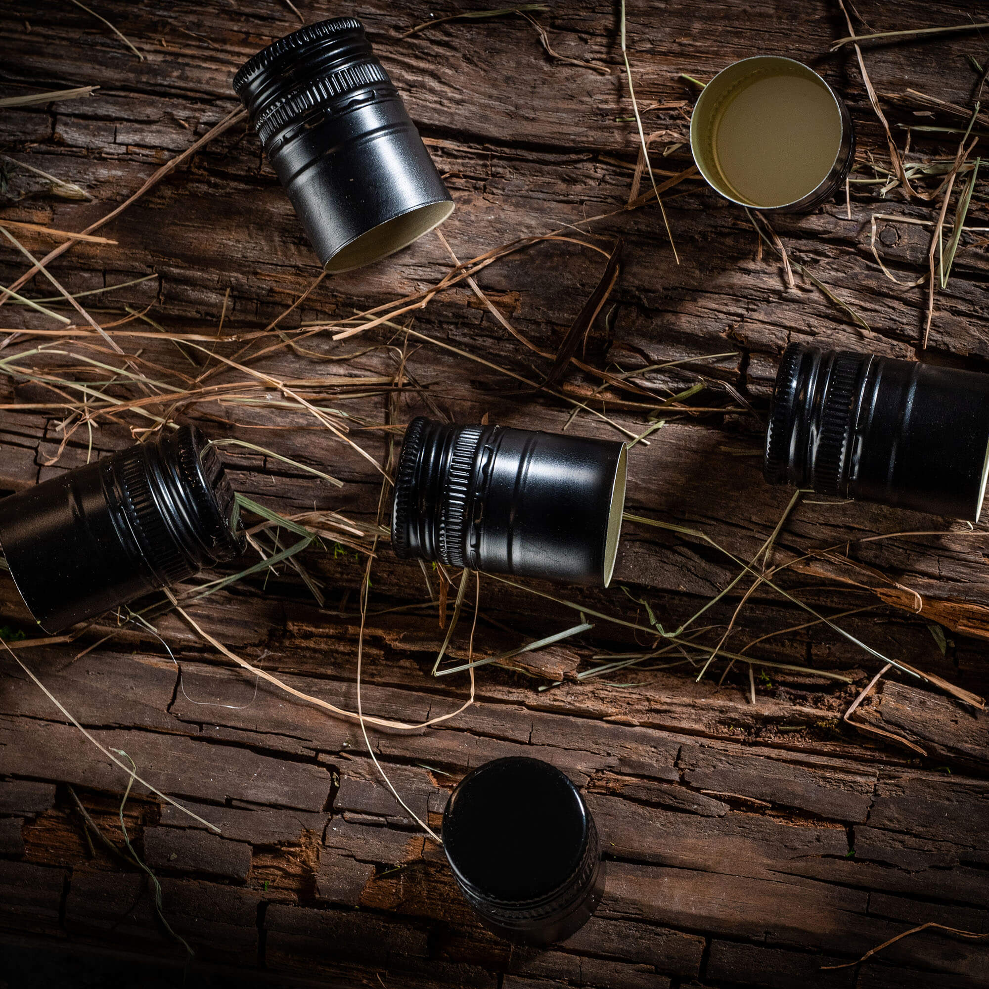 Aluminiowa zakrętka do butelek Annot fi 30mm długa czarna 100 szt.