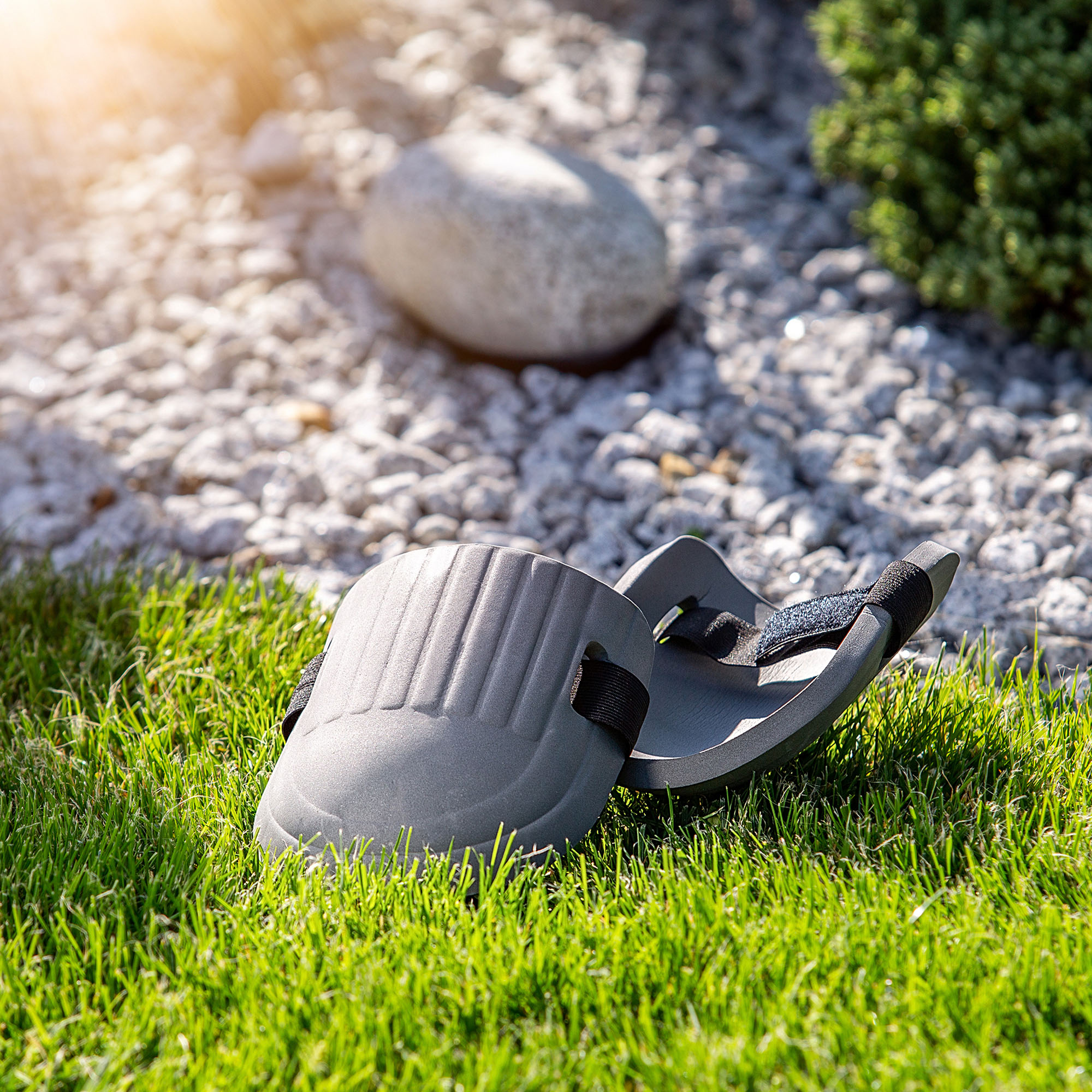 Nakolanniki ogrodowe Rute 18 x 14 cm, szare