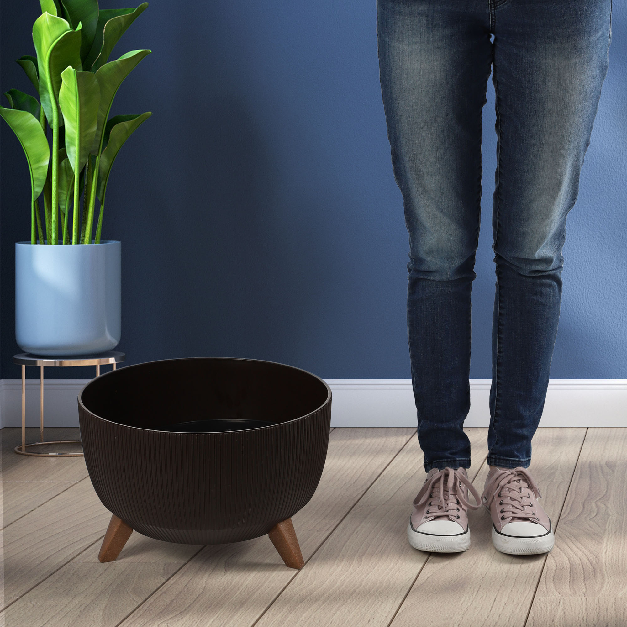 Misa na kwiaty z nóżkami Milis 40 cm, mokka