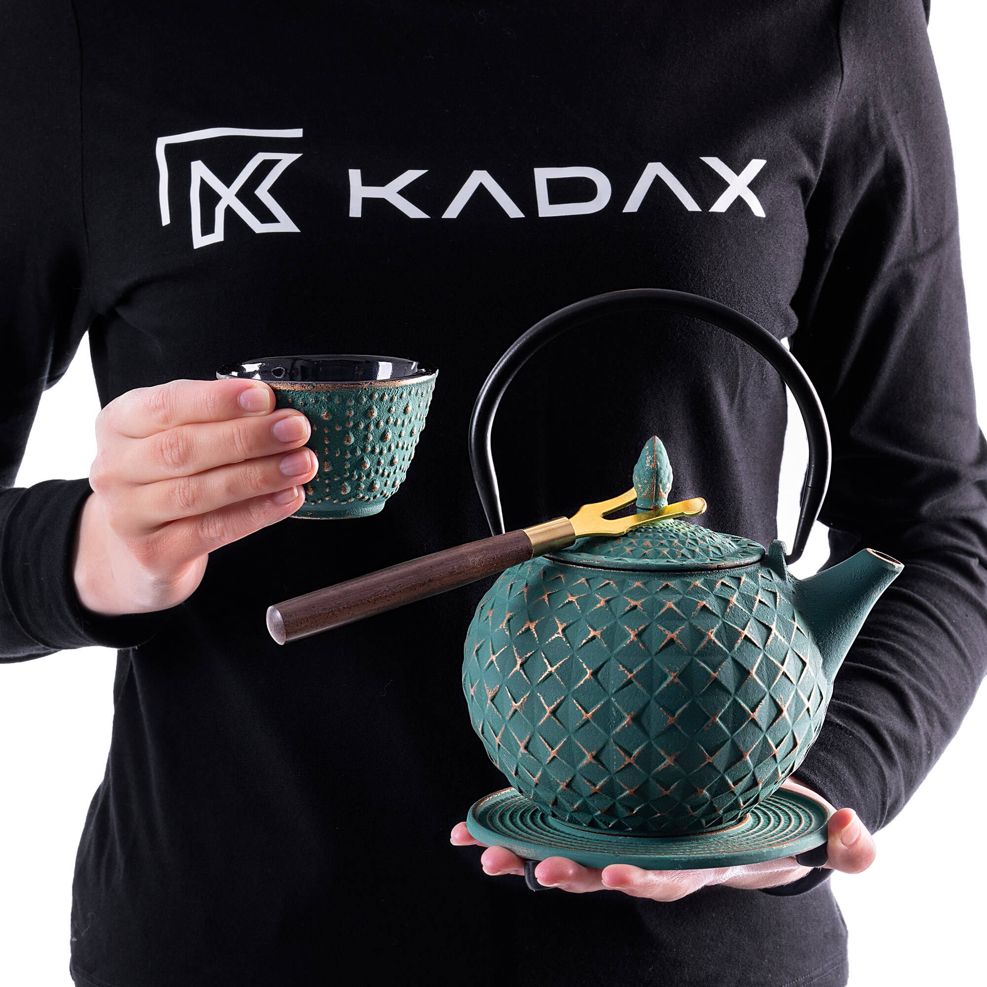 Czajnik żeliwny z czarkami i zaparzaczem Genua zielony