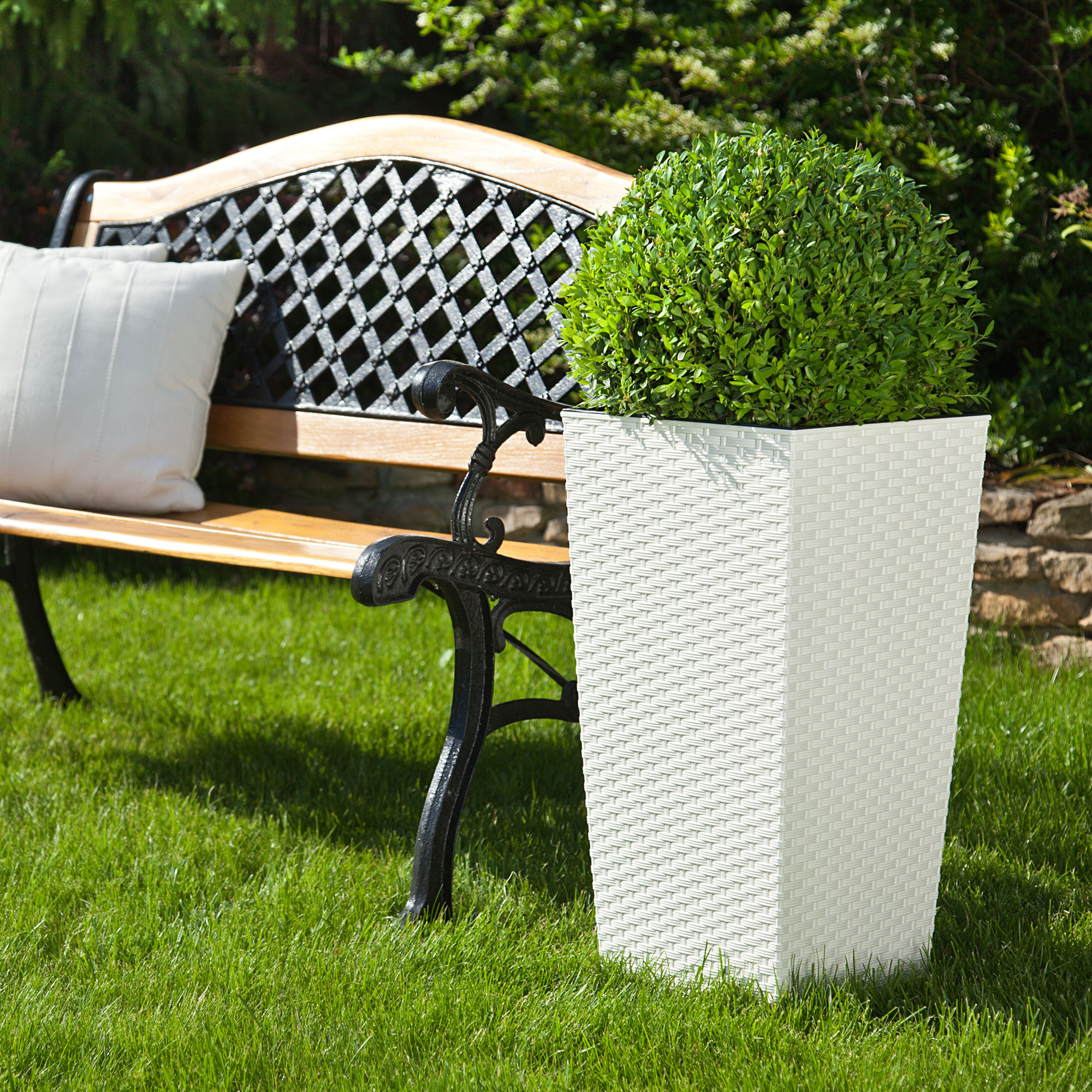 Donice na kwiaty z wkładem Pesaro rattan 30 cm +35 cm + 40 cm, białe