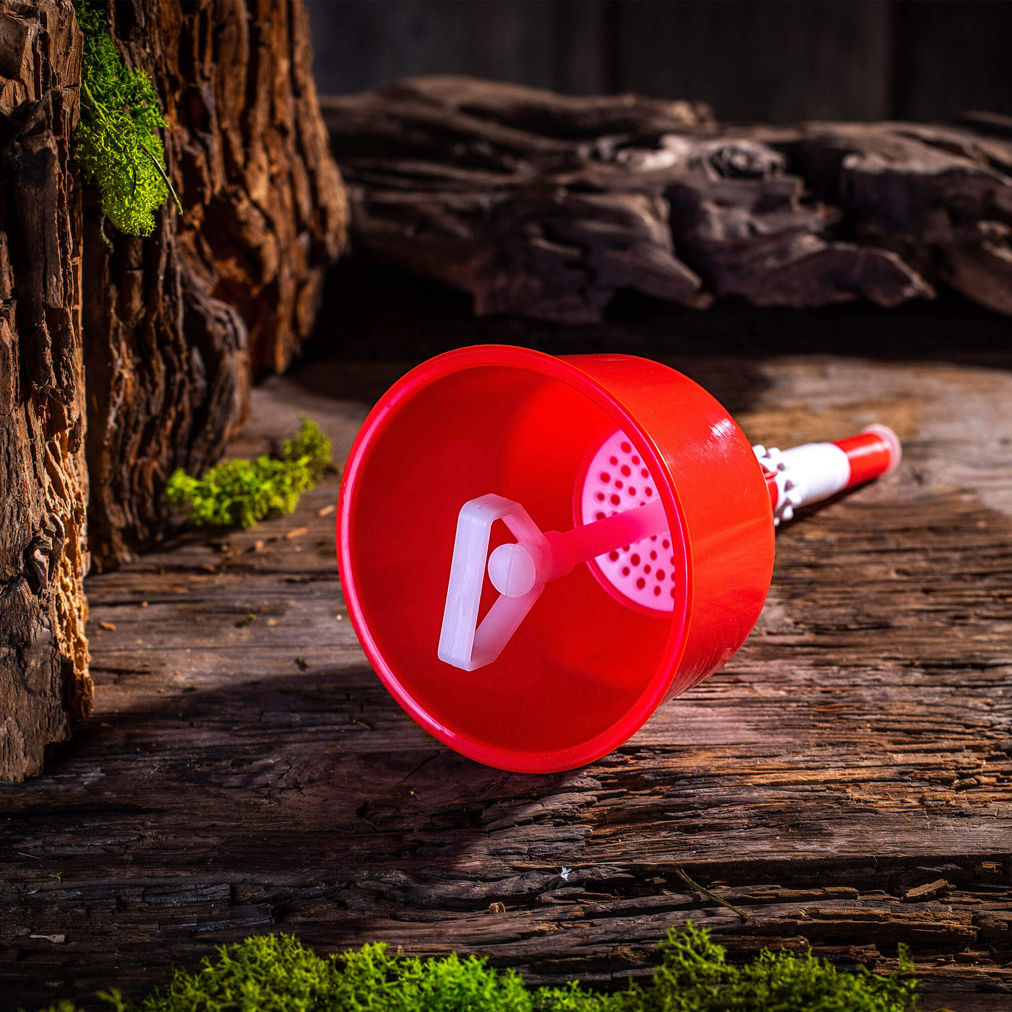 Lejek półautomatyczny z sitkiem Canolo 13 x 24 cm czerwony