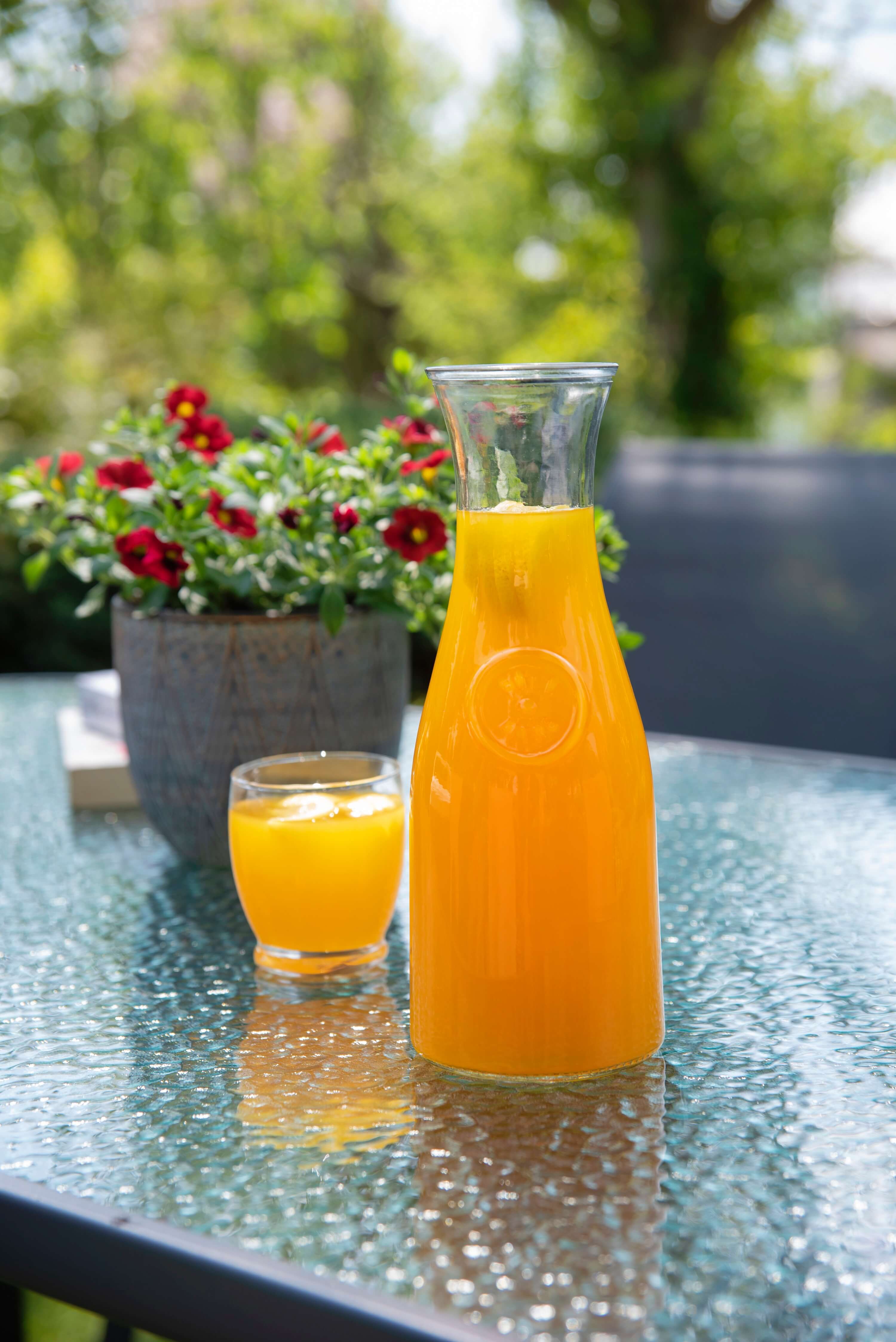 Szklana karafka do soku i zimnych napojów 1L