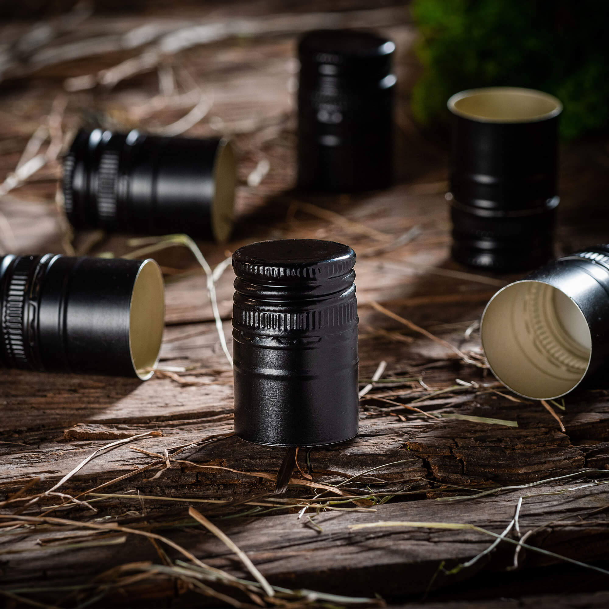 Aluminiowa zakrętka do butelek Annot fi 30mm długa czarna 100 szt.