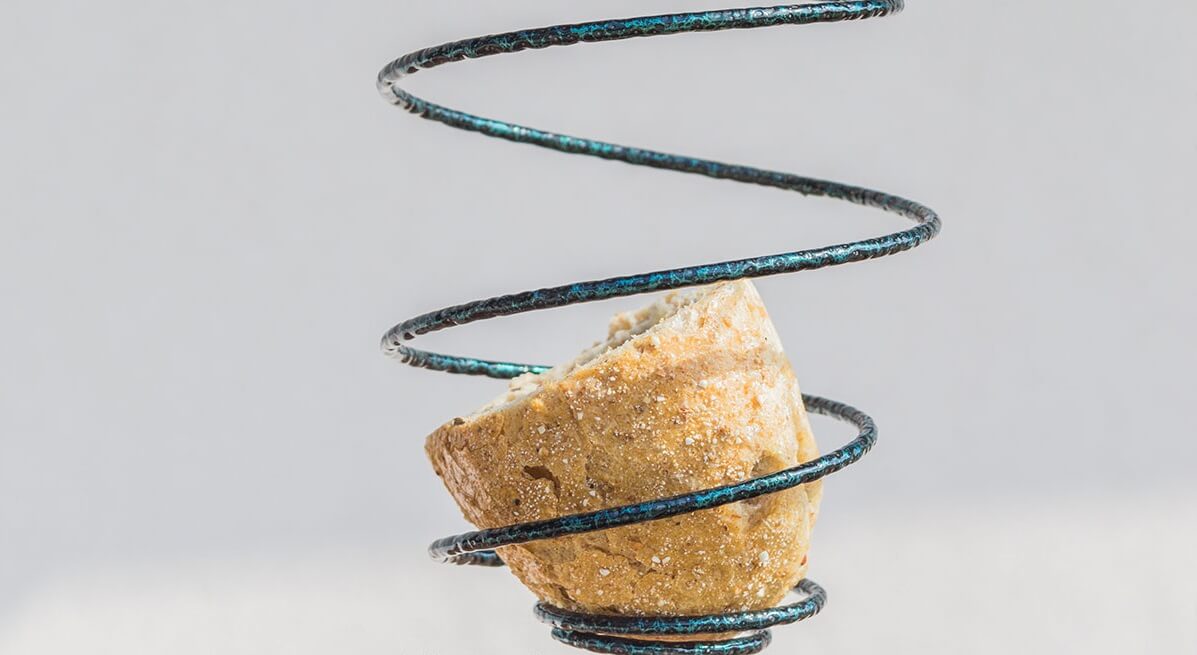 Karmnik dla ptaków 32 x 9 cm, sprężynka