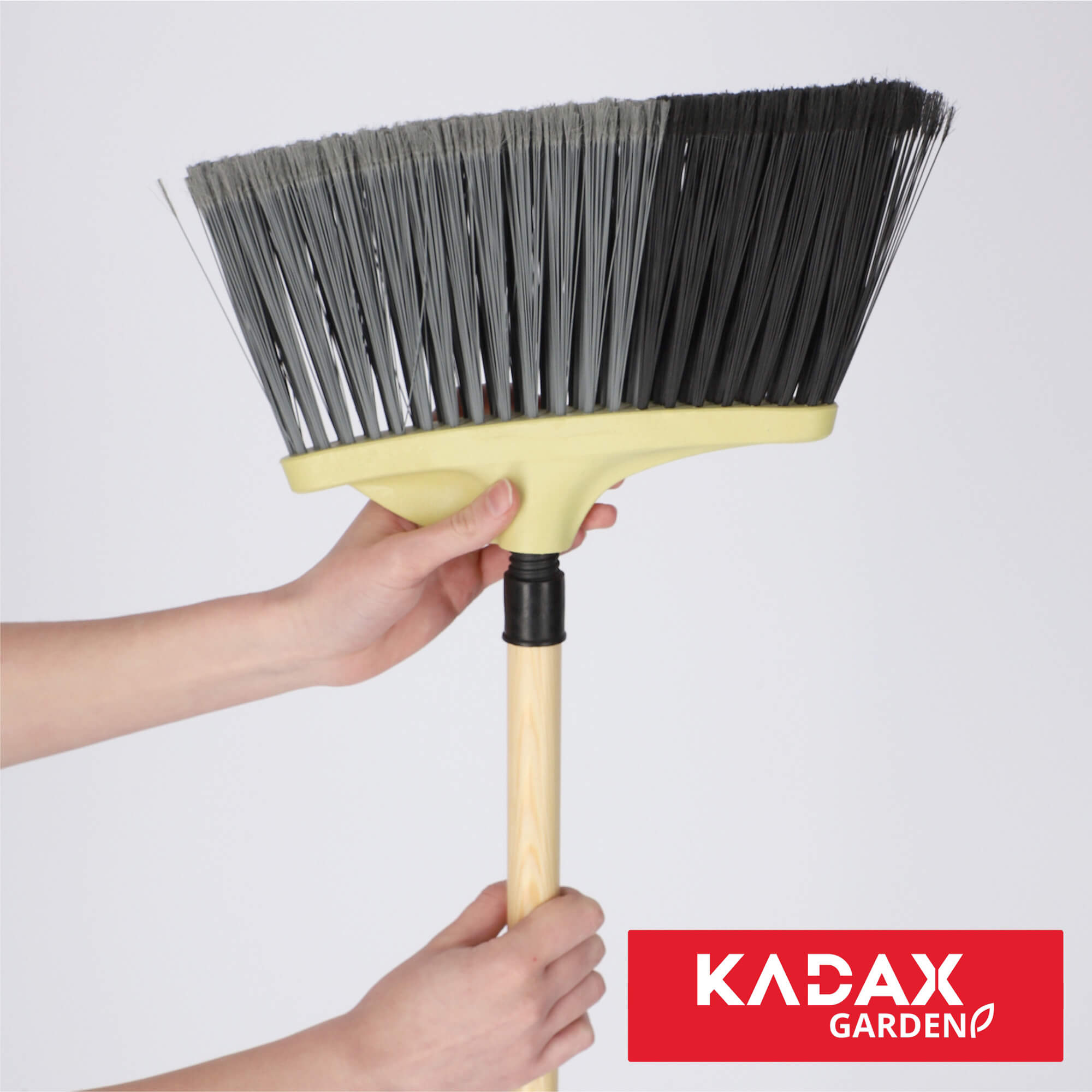 Szczotka ulicówka nylonowa Solarino 30 x 142 cm