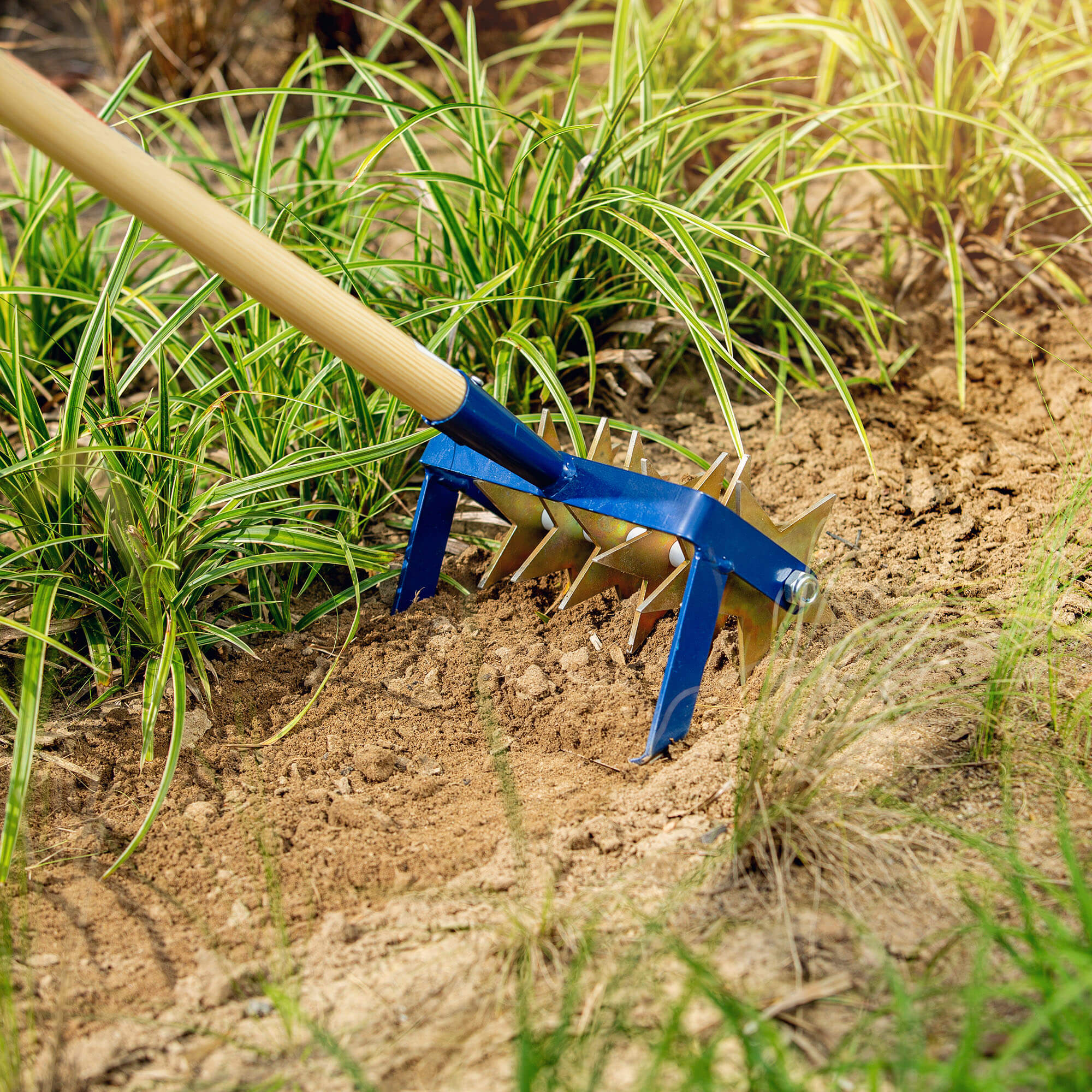 Spulchniacz Kesti 2w1 166 x 23 cm, niebieski