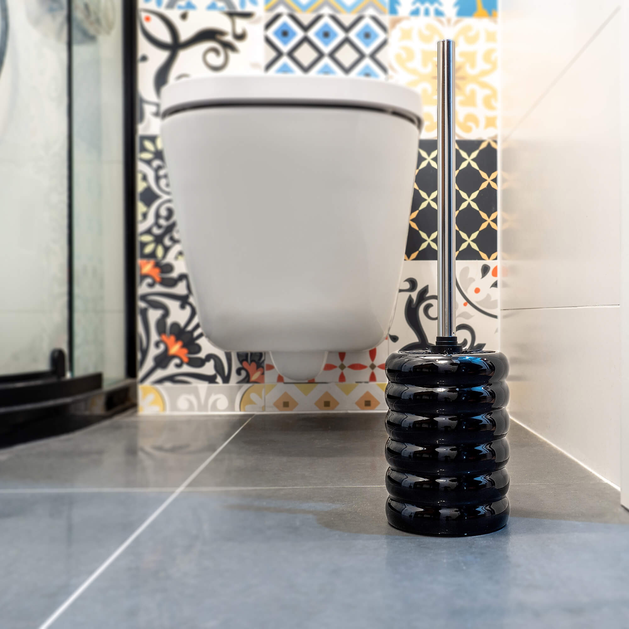 Szczotka do WC Sabres z pojemnikiem 42 cm, czarna