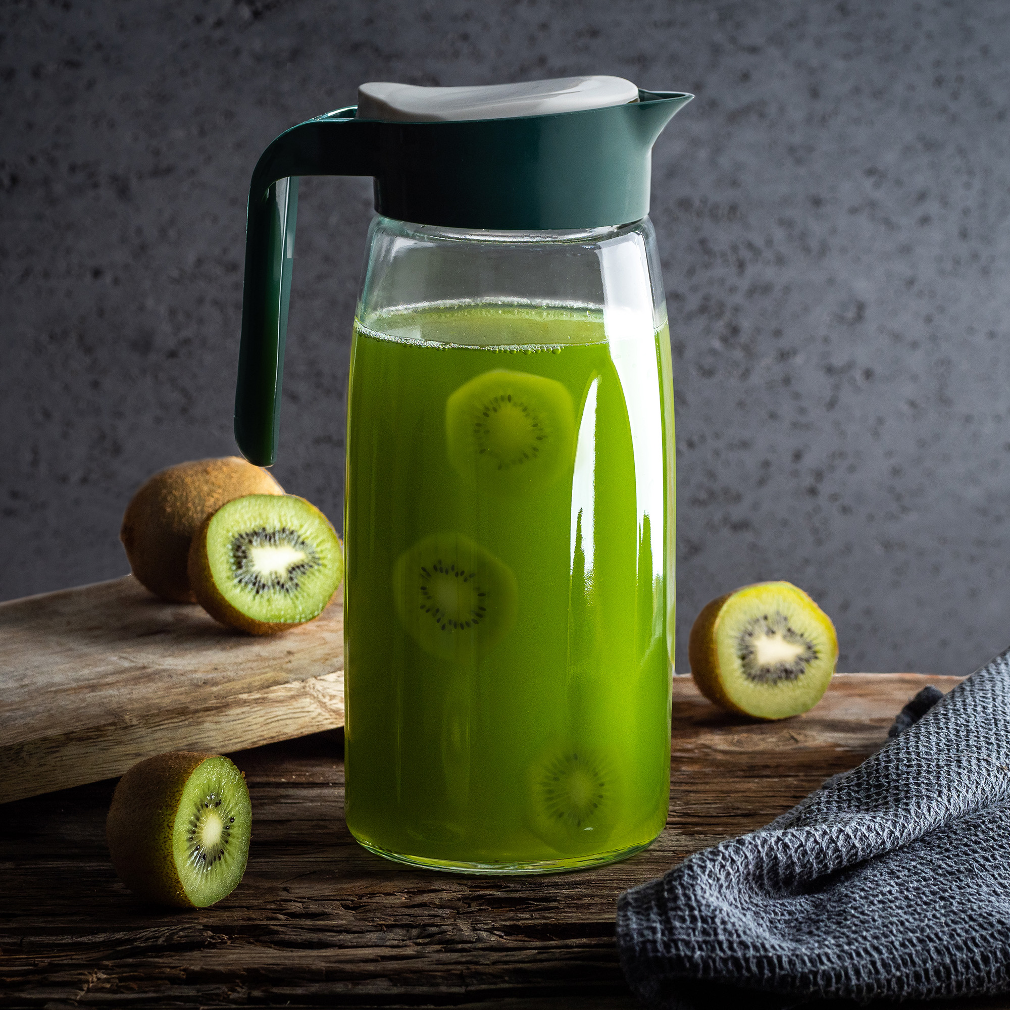 Dzbanek z pokrywką do soku i zimnych napojów 1,4L zielony