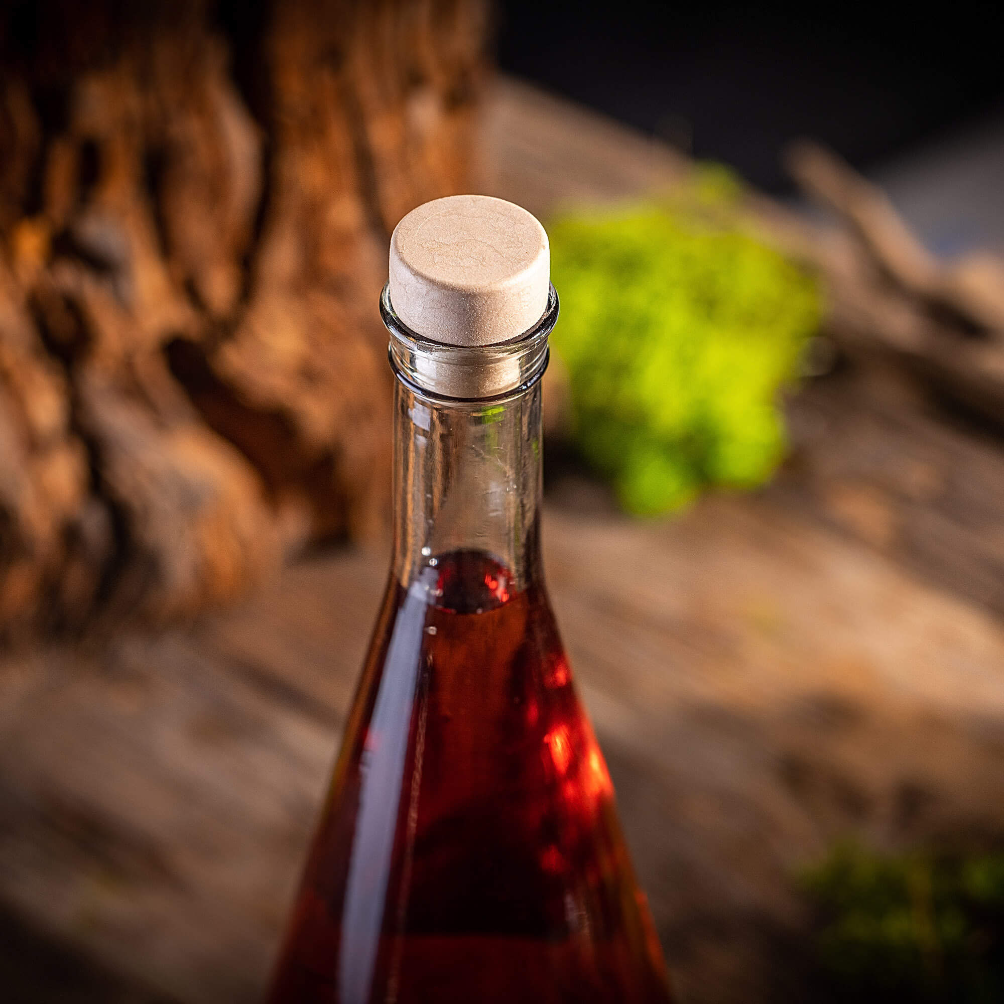 Szklana butelka na nalewkę Cona 750ml z korkiem syntetycznym 1 szt.