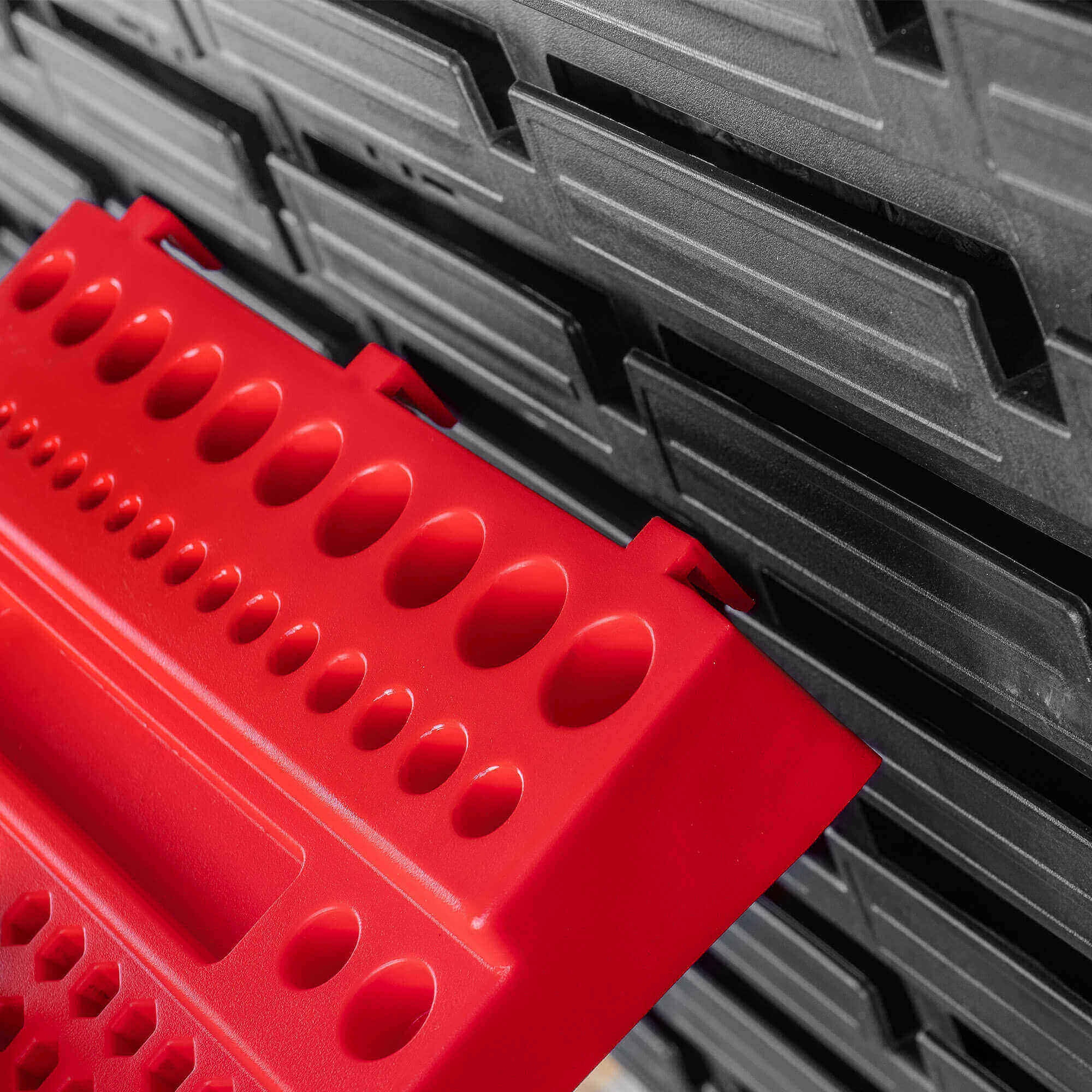 Tablica warsztatowa Lokke 121 elementów 174 x 78 cm, czerwona