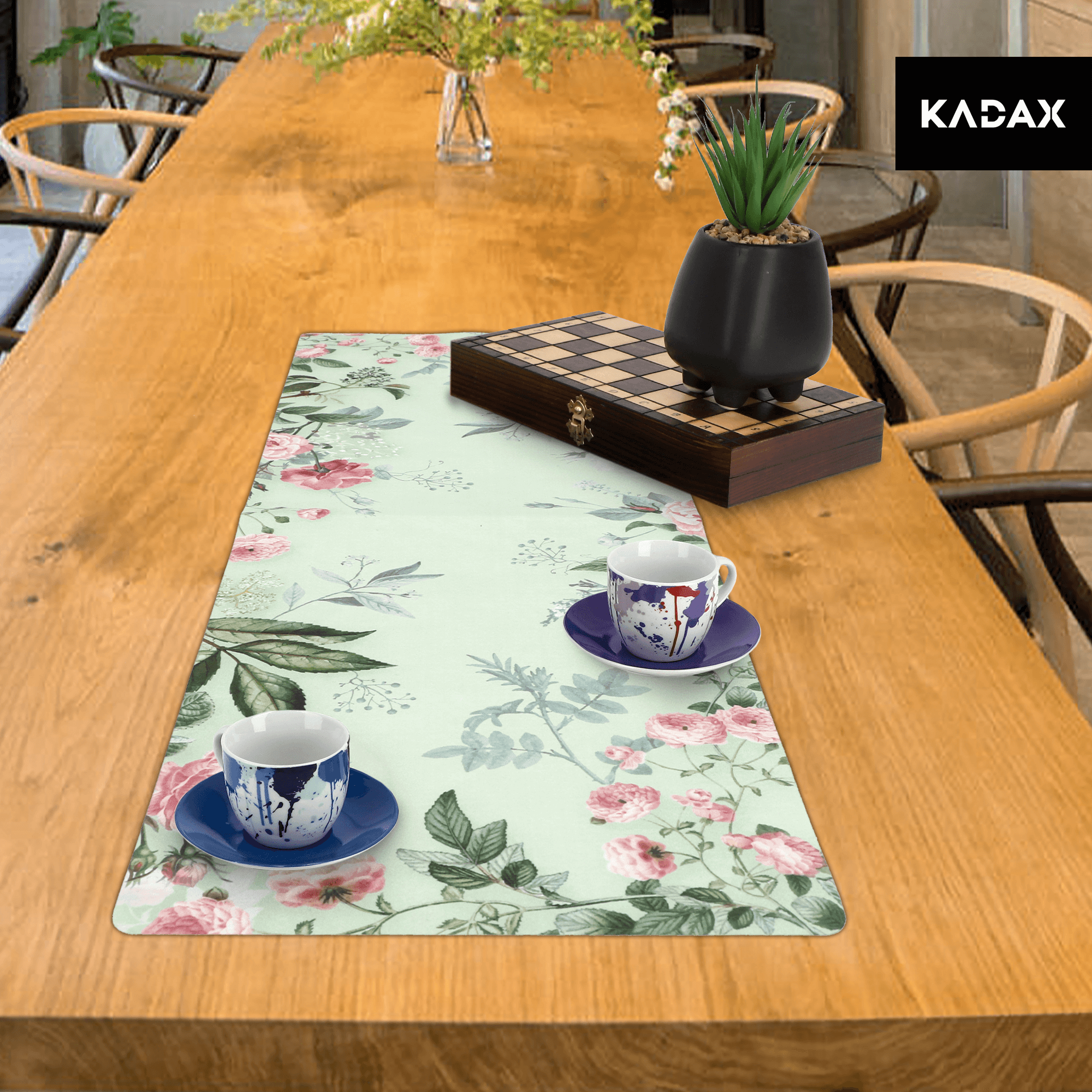 Bieżnik na stół Agello 94 x 32 cm, kwiaty na zielonym tle