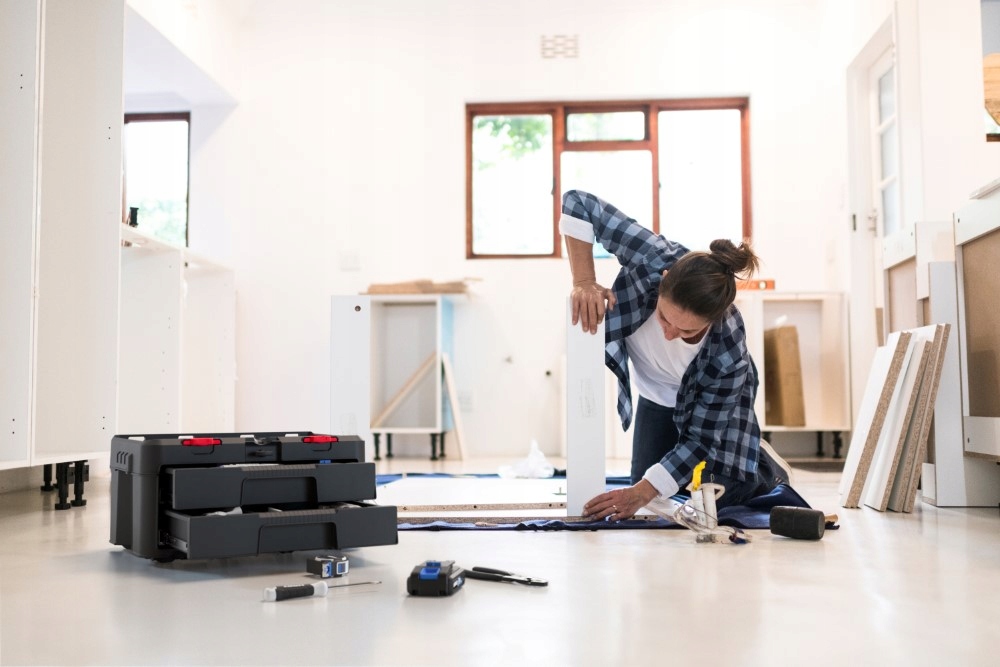 Skrzynka z 2 szufladami Keter Stack 'N' Roll 37,1L