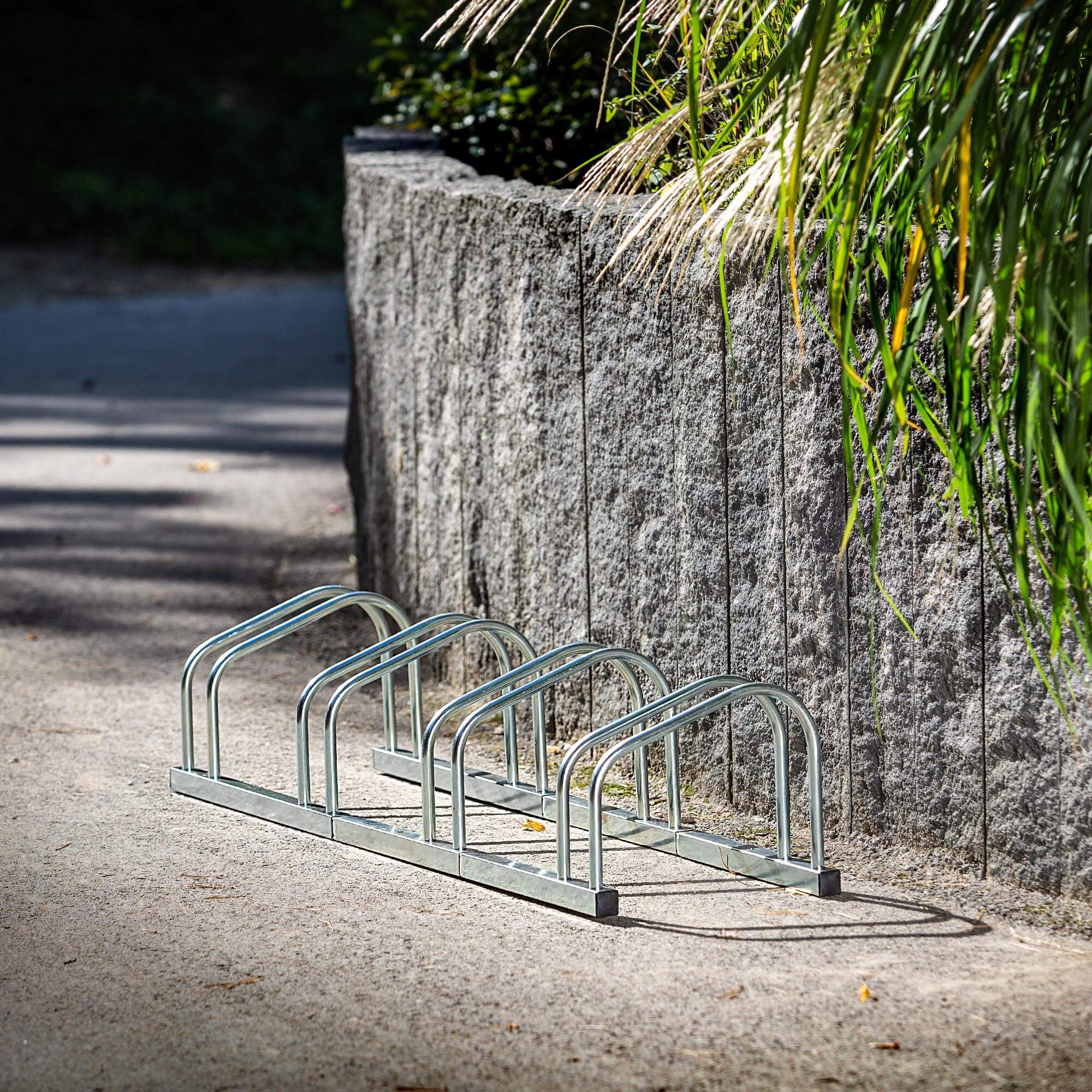 Stojak na rowery Lemerie 4-stanowiskowy stalowy srebrny