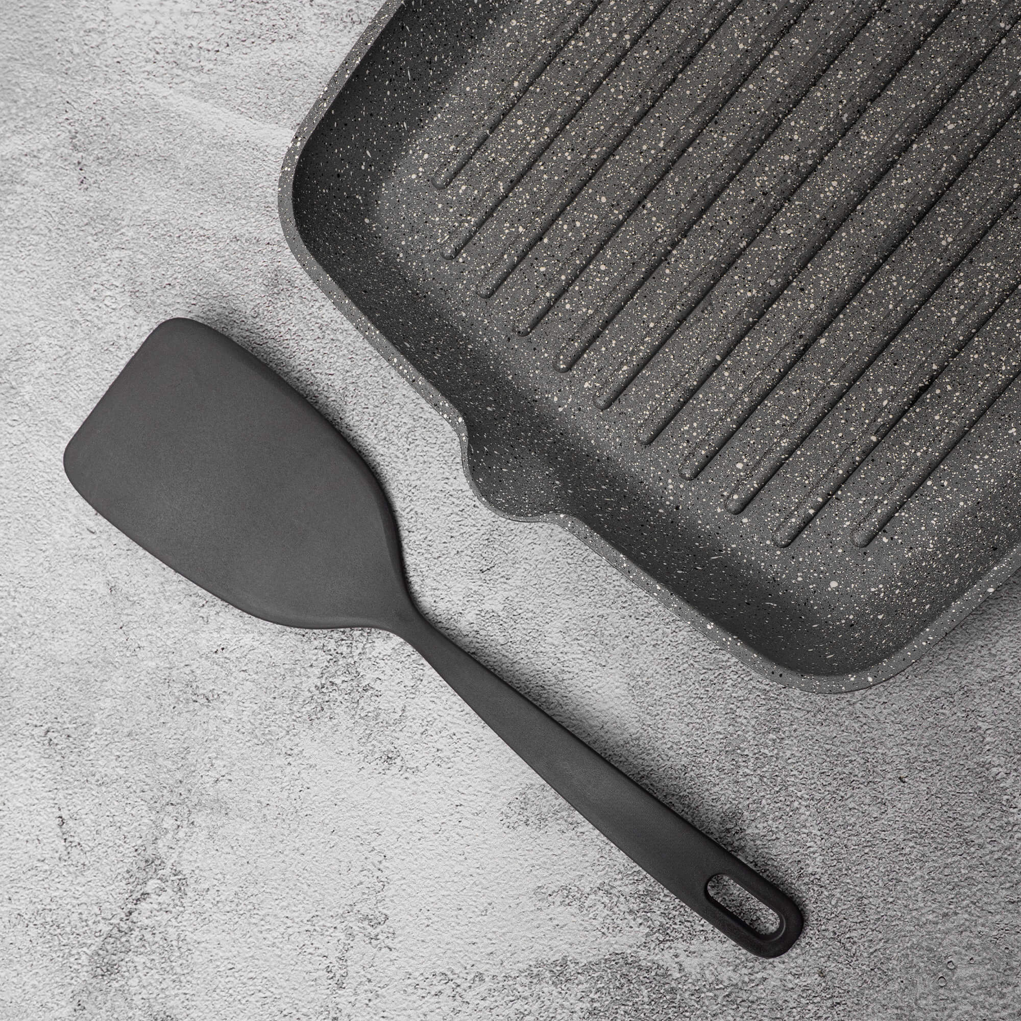 Nylonowa łopatka kuchenna 31 cm, szara