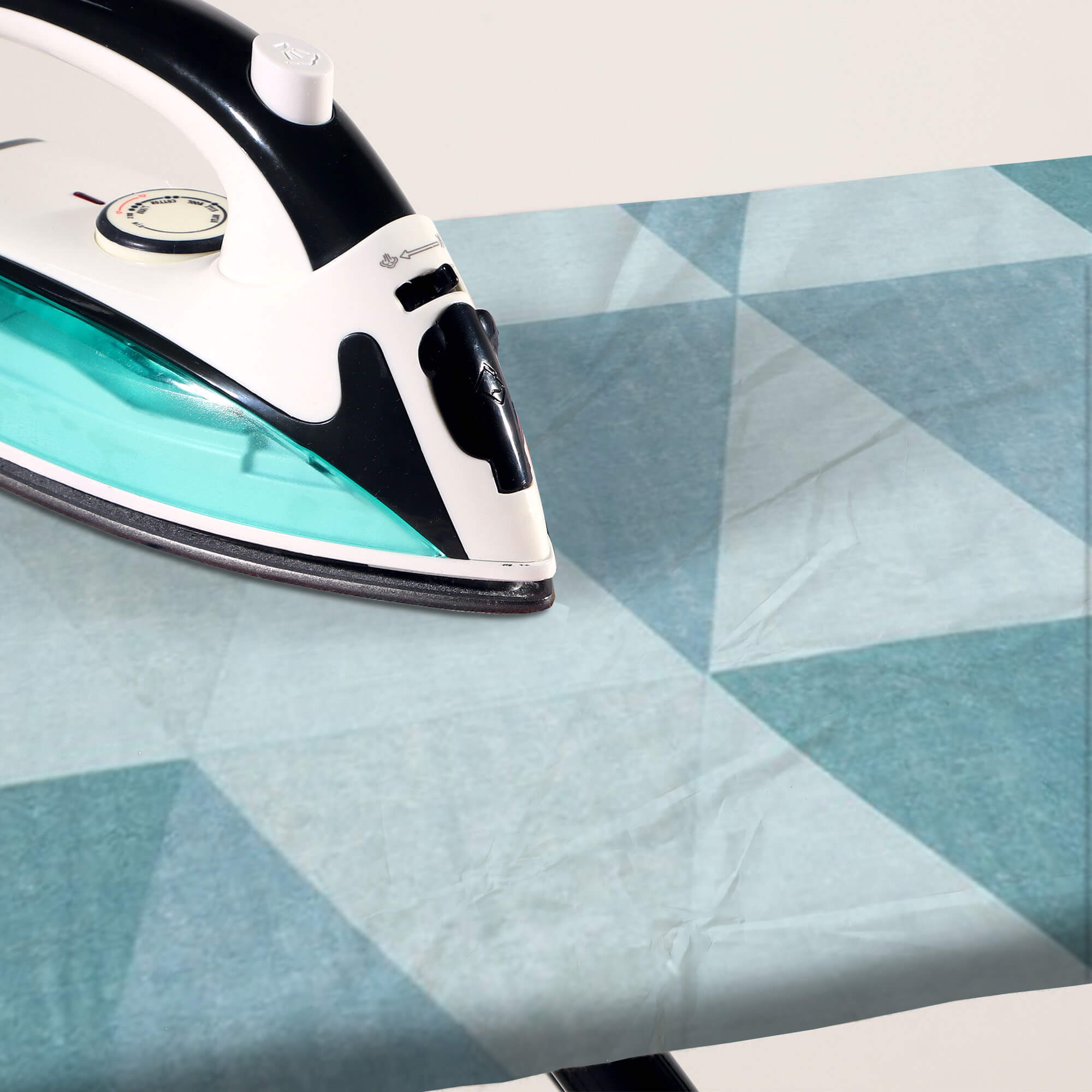 Pokrowiec na deskę do prasowania Tomar 137 x 50 cm niebieski geometryczny