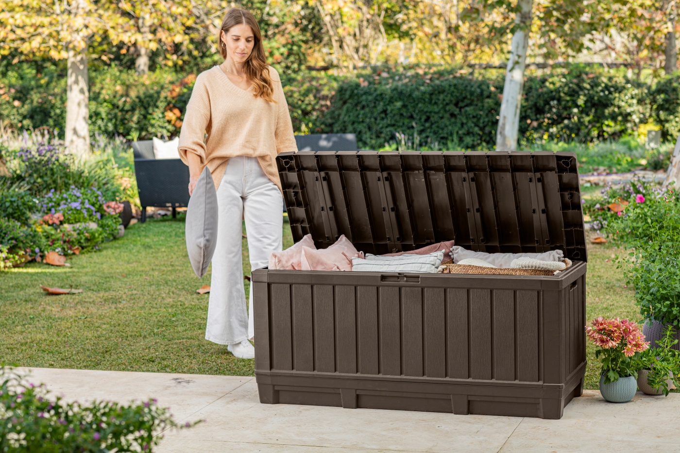 Skrzynia ogrodowa 350L Keter Kentwood Storage Box, brązowa