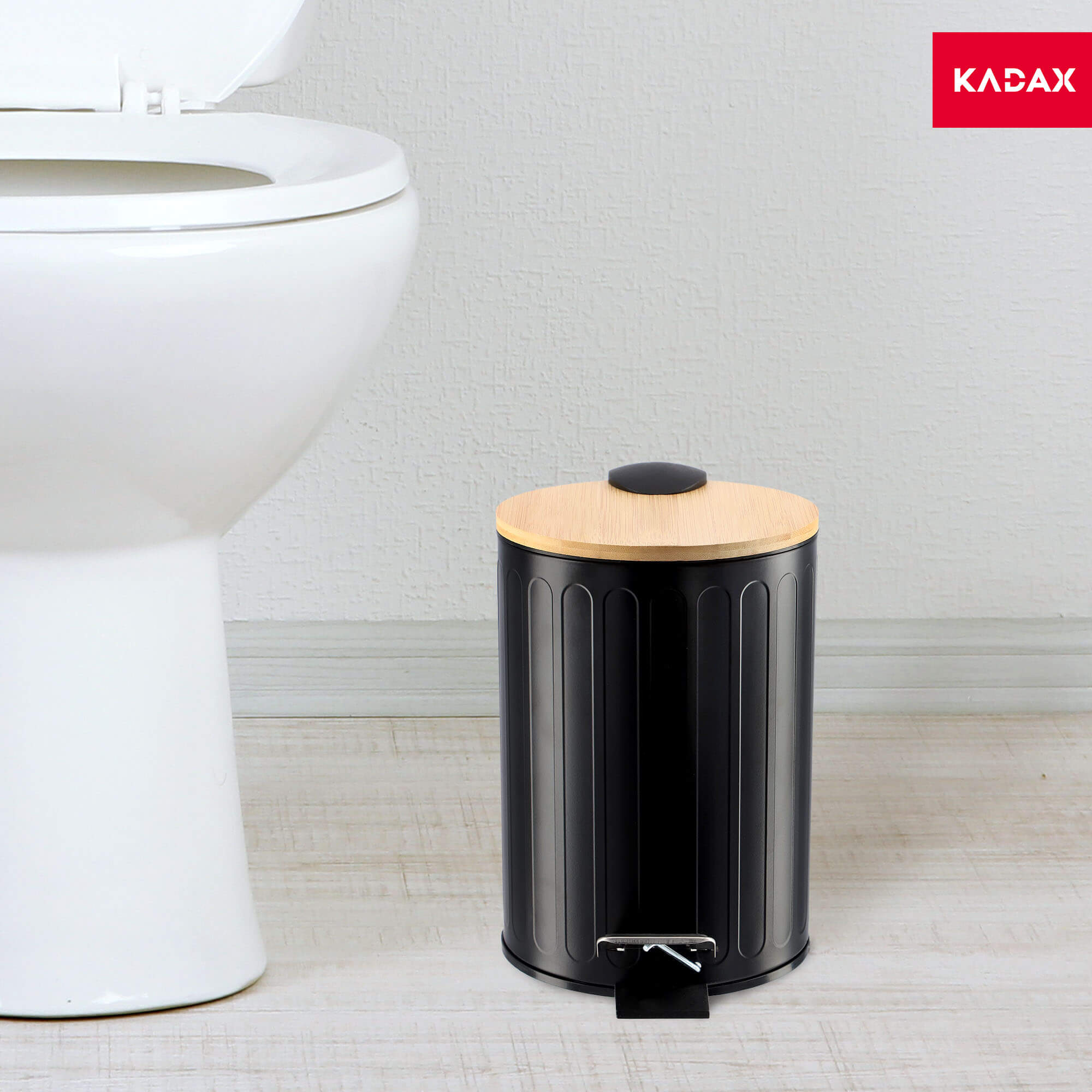 Okrągły kosz na śmieci z bambusową pokrywą 3L, czarny