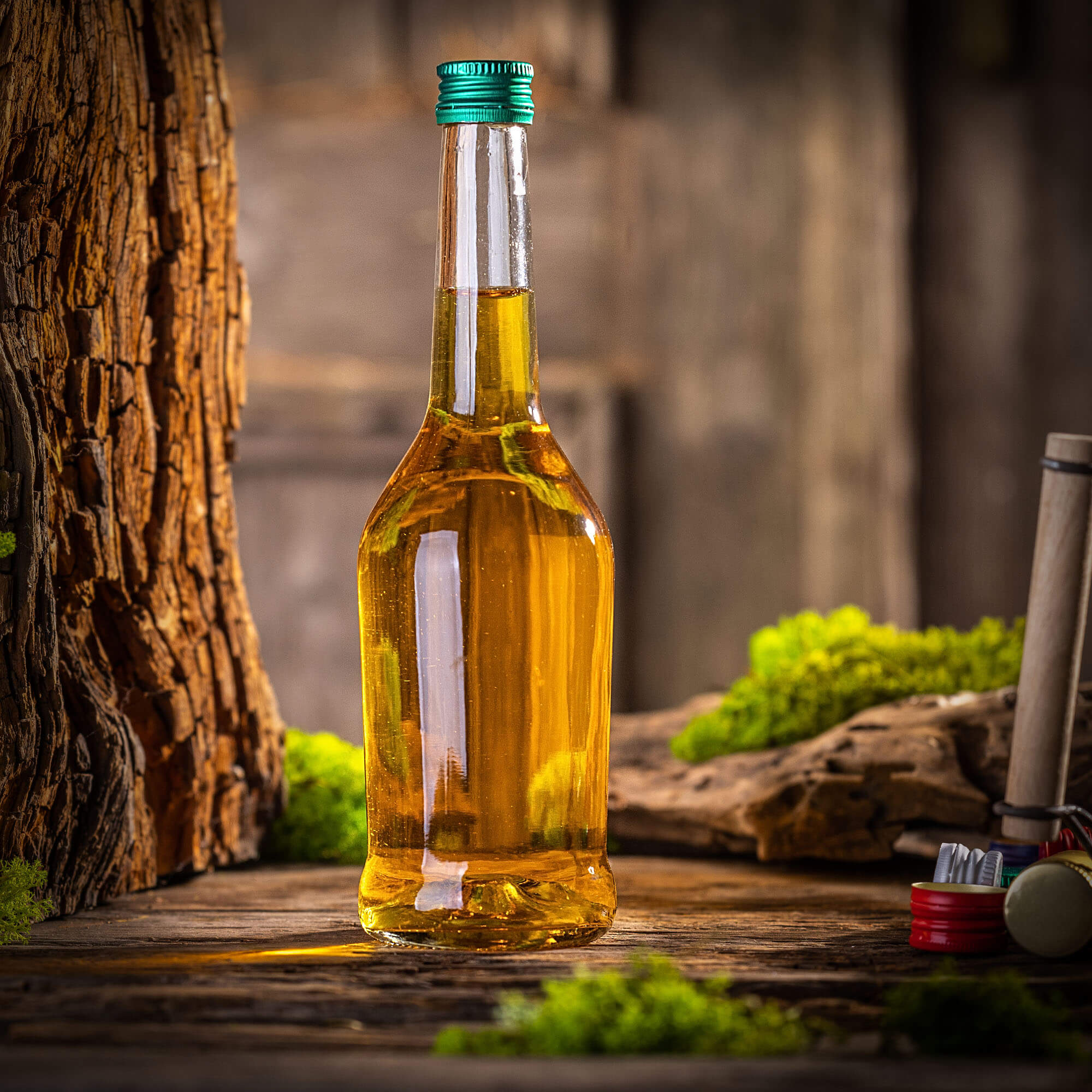 Szklana butelka na nalewkę Loiret 500ml z zieloną zakrętką 50 szt.