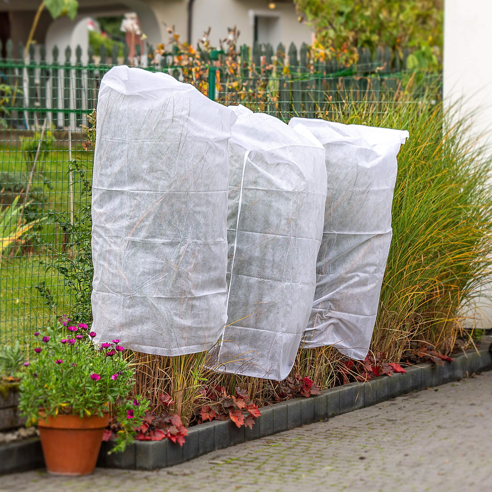 Kaptur ochronny na rośliny Vatan 1 x 1.6 m 30 g/m² biały 3 szt.