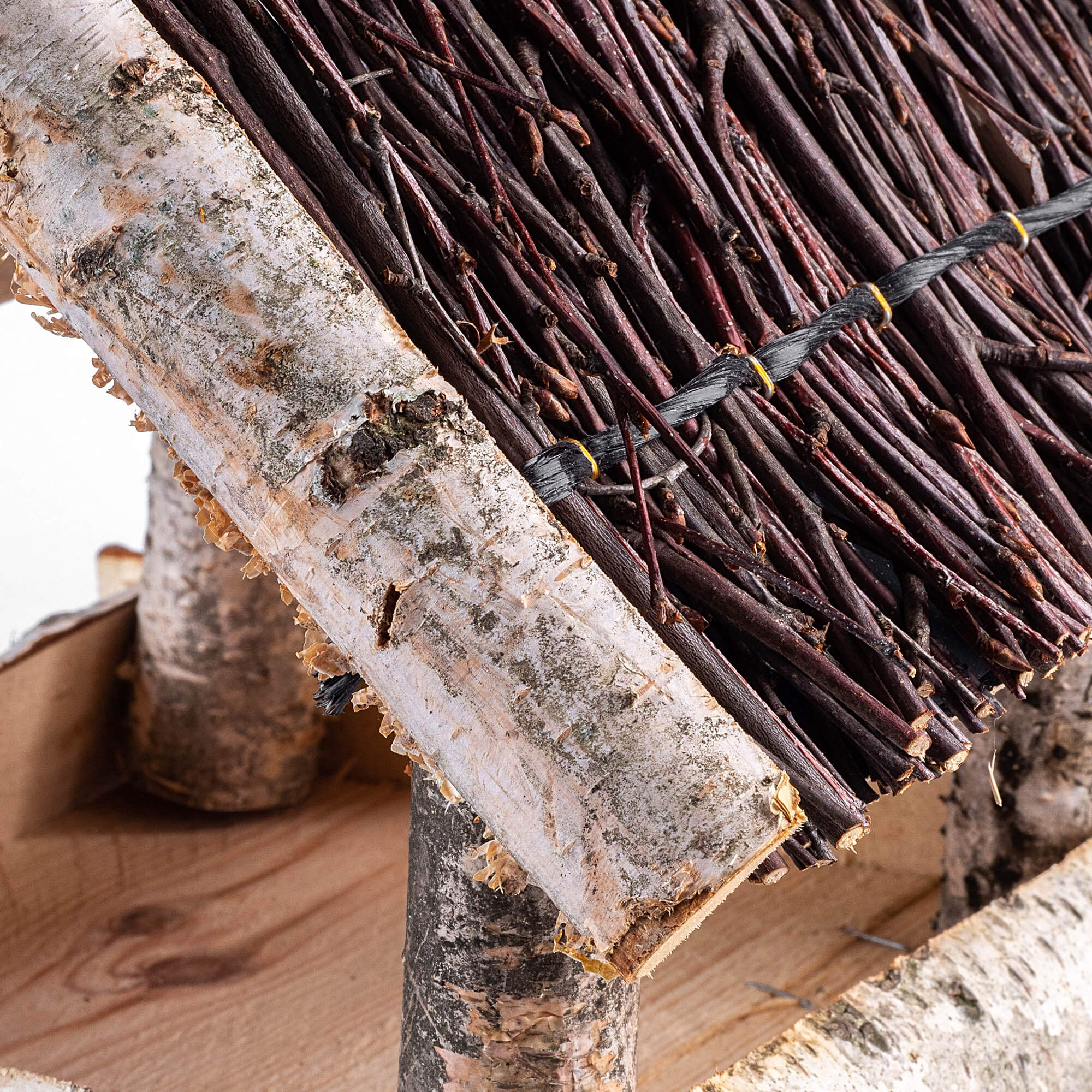 Karmnik dla ptaków z brzozy Revel 26 x 25 cm