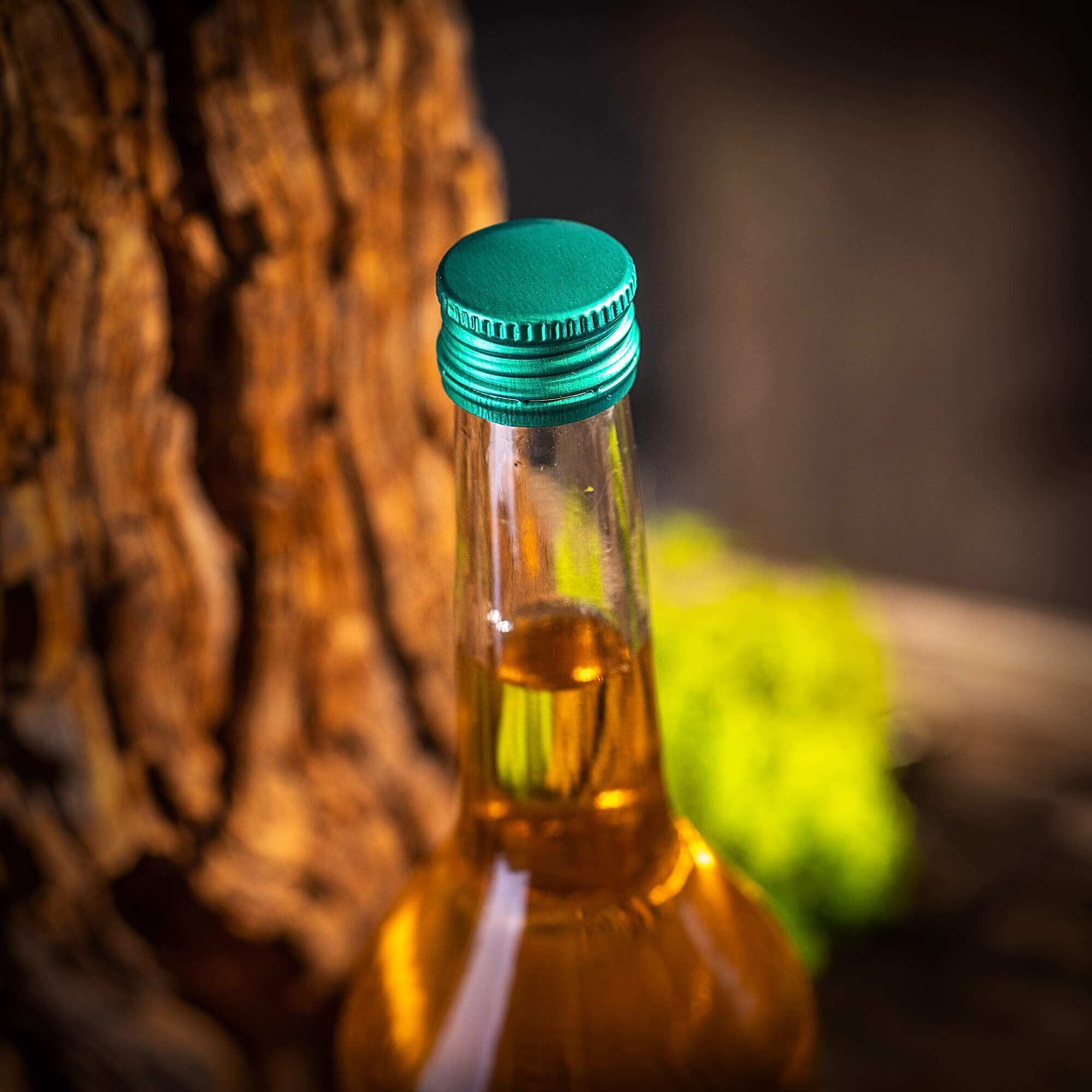 Szklana butelka na nalewkę Loiret 500ml z zieloną zakrętką 50 szt.