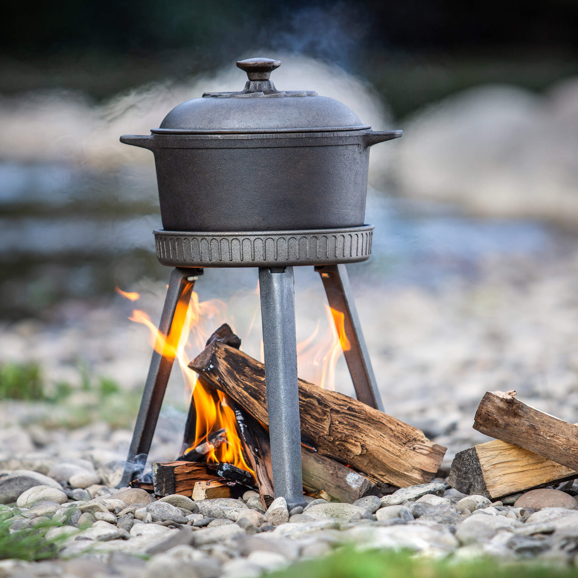 Kociołek żeliwny z rusztem 7.5L