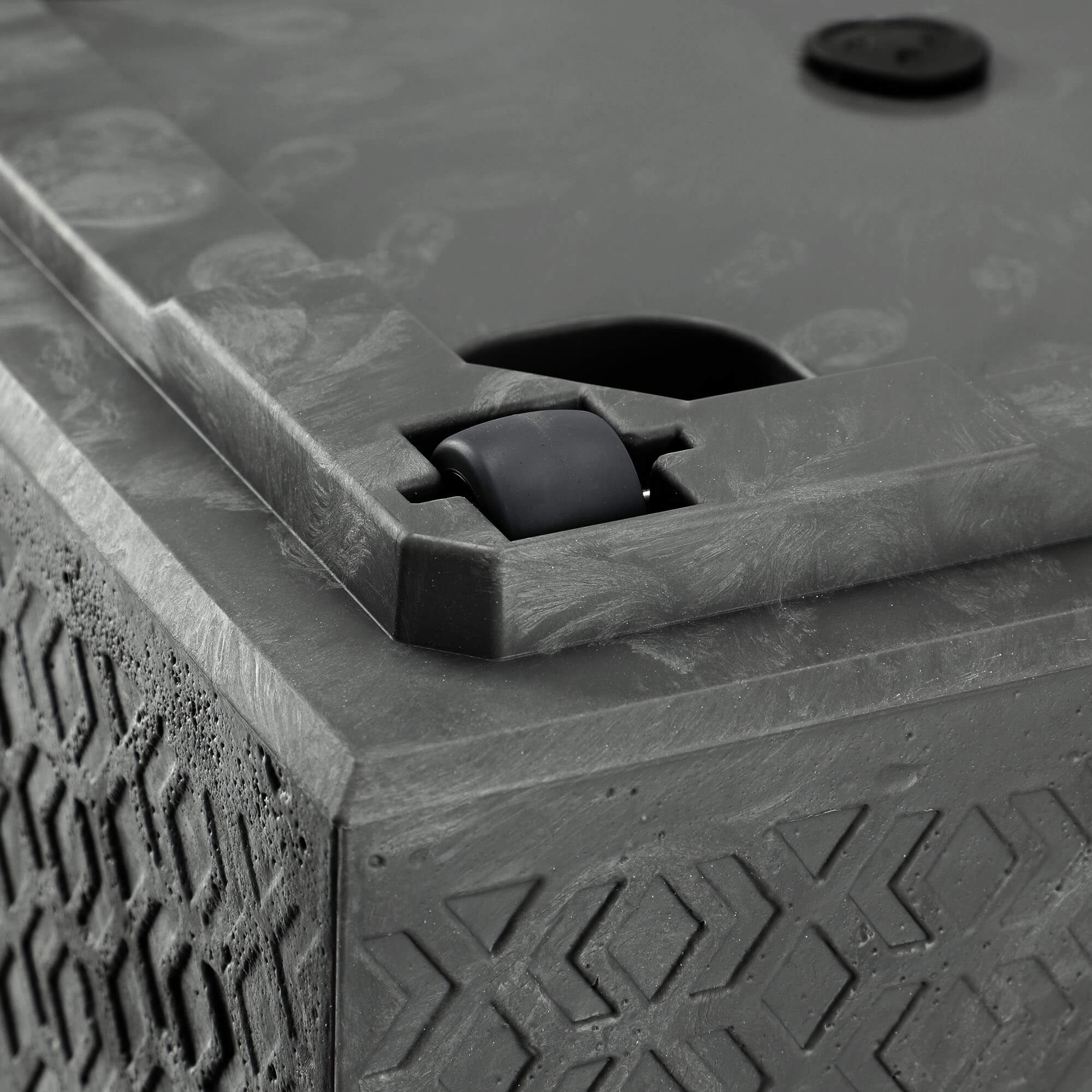 Donica na kółkach Sore 40cm czarny beton