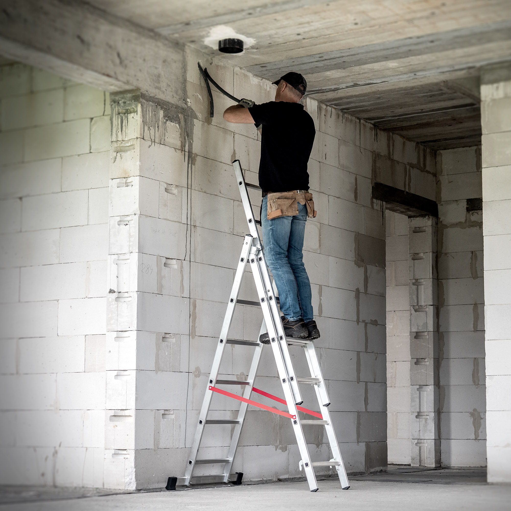 Drabina aluminiowa Snarum trzyelementowa 150 kg 6 stopniowa