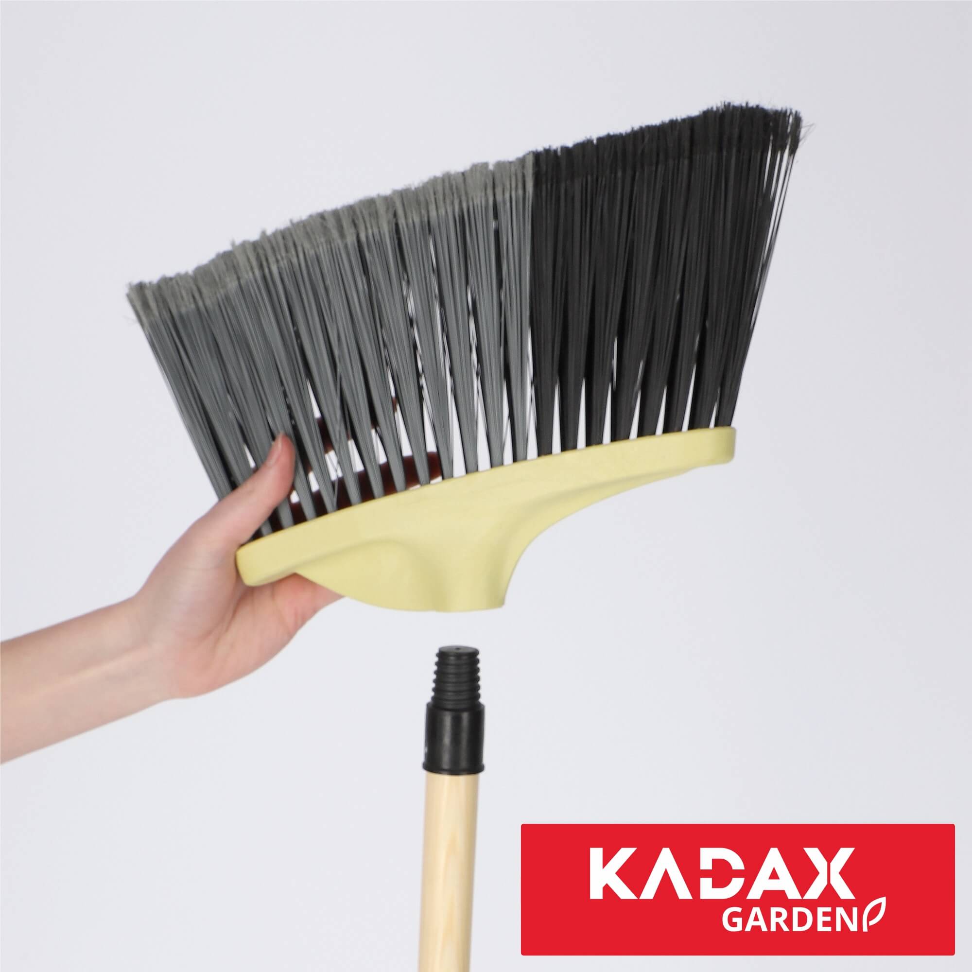 Szczotka ulicówka nylonowa Solarino 30 x 142 cm